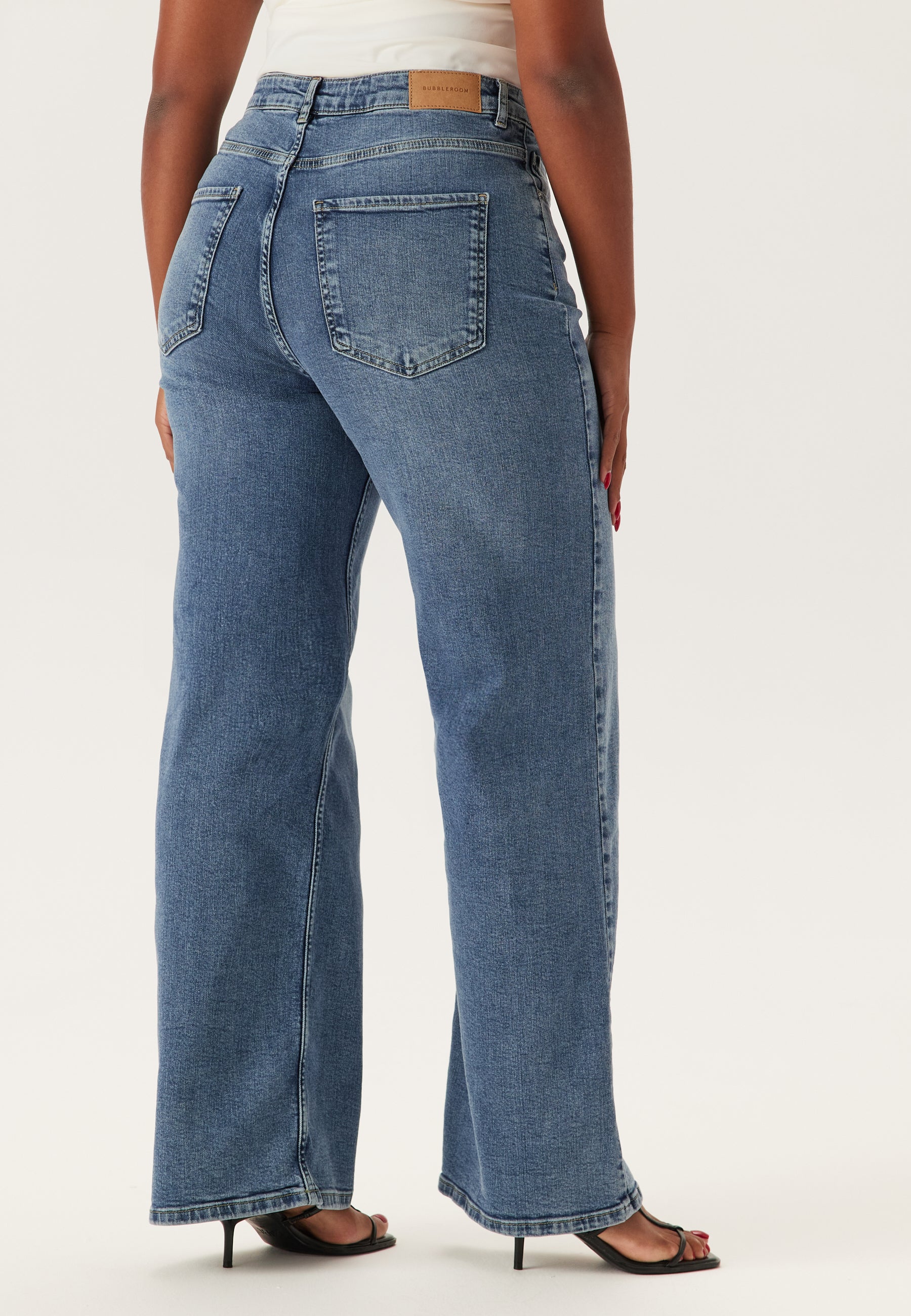 High Wide Jeans - Image 8