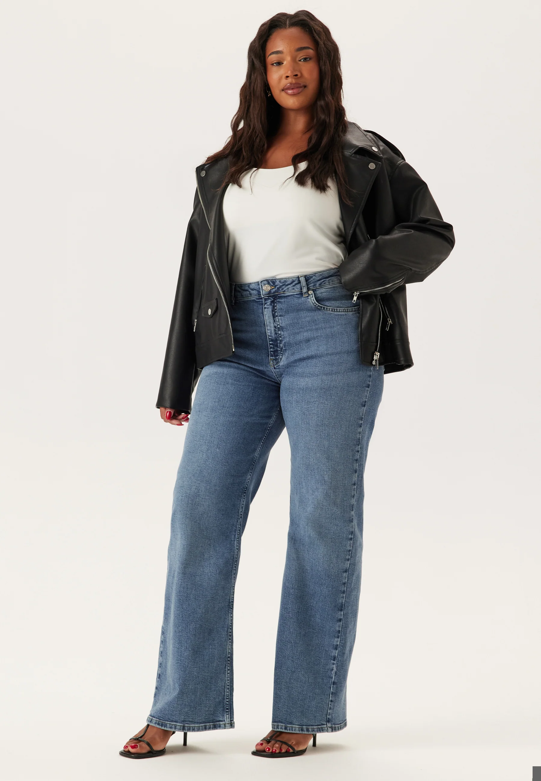 High Wide Jeans - Image 9