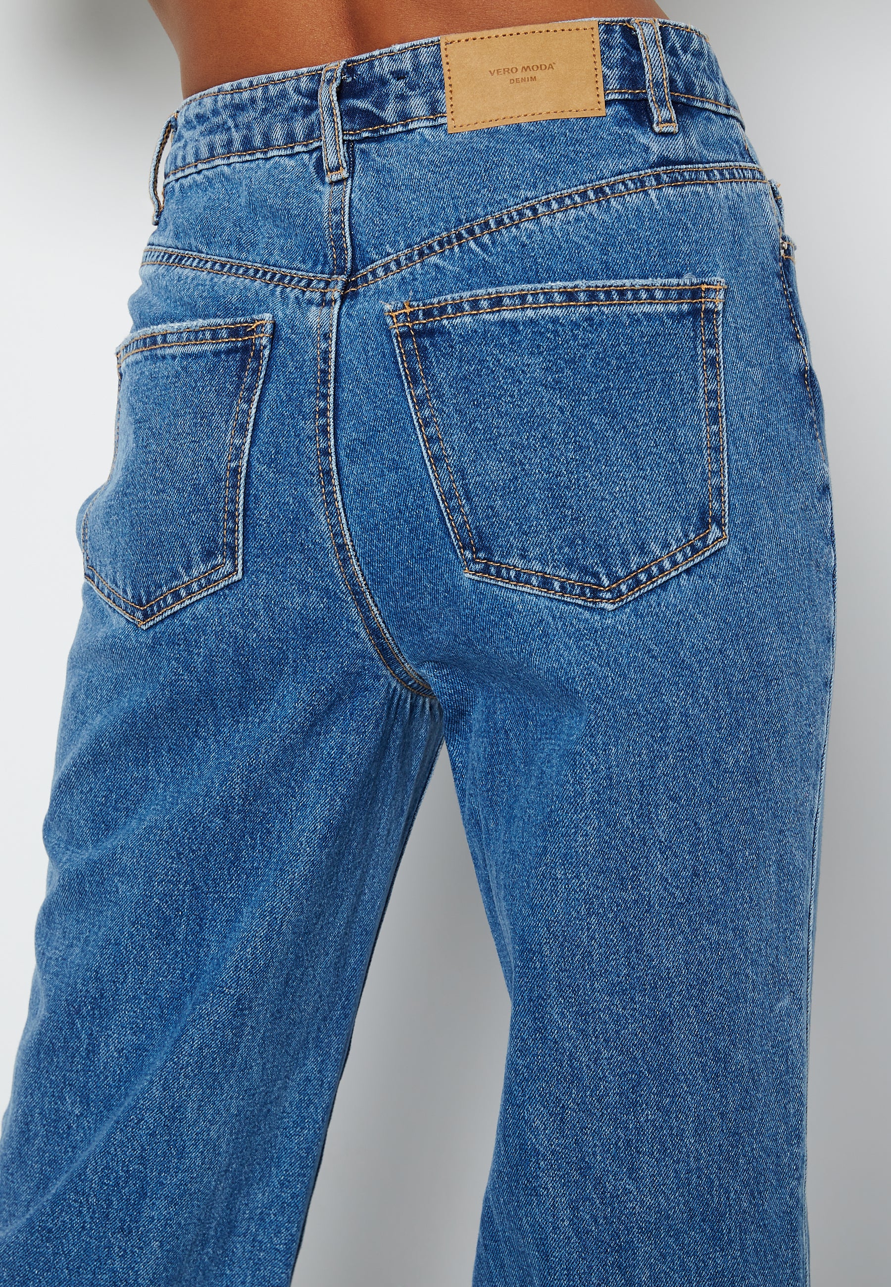 Kithy HR Loose Straight Jeans - Image 5