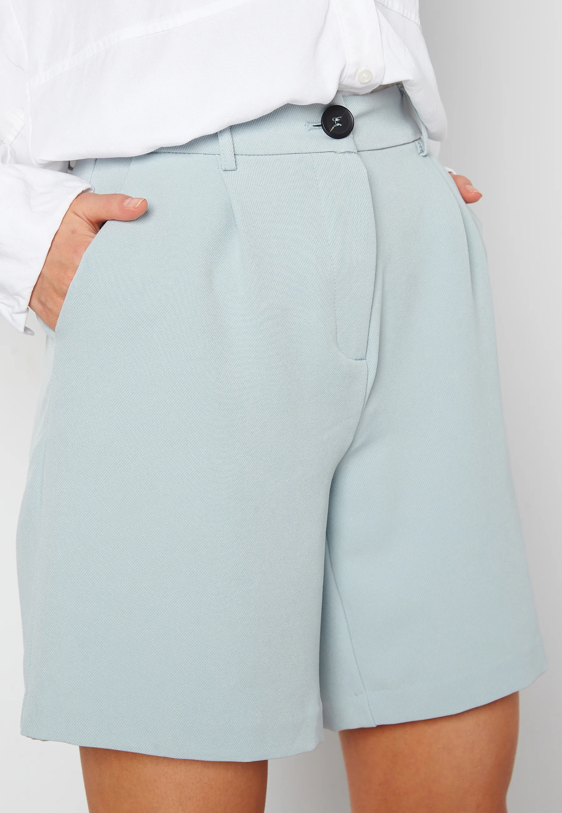 Lana Bermuda Shorts - Image 4
