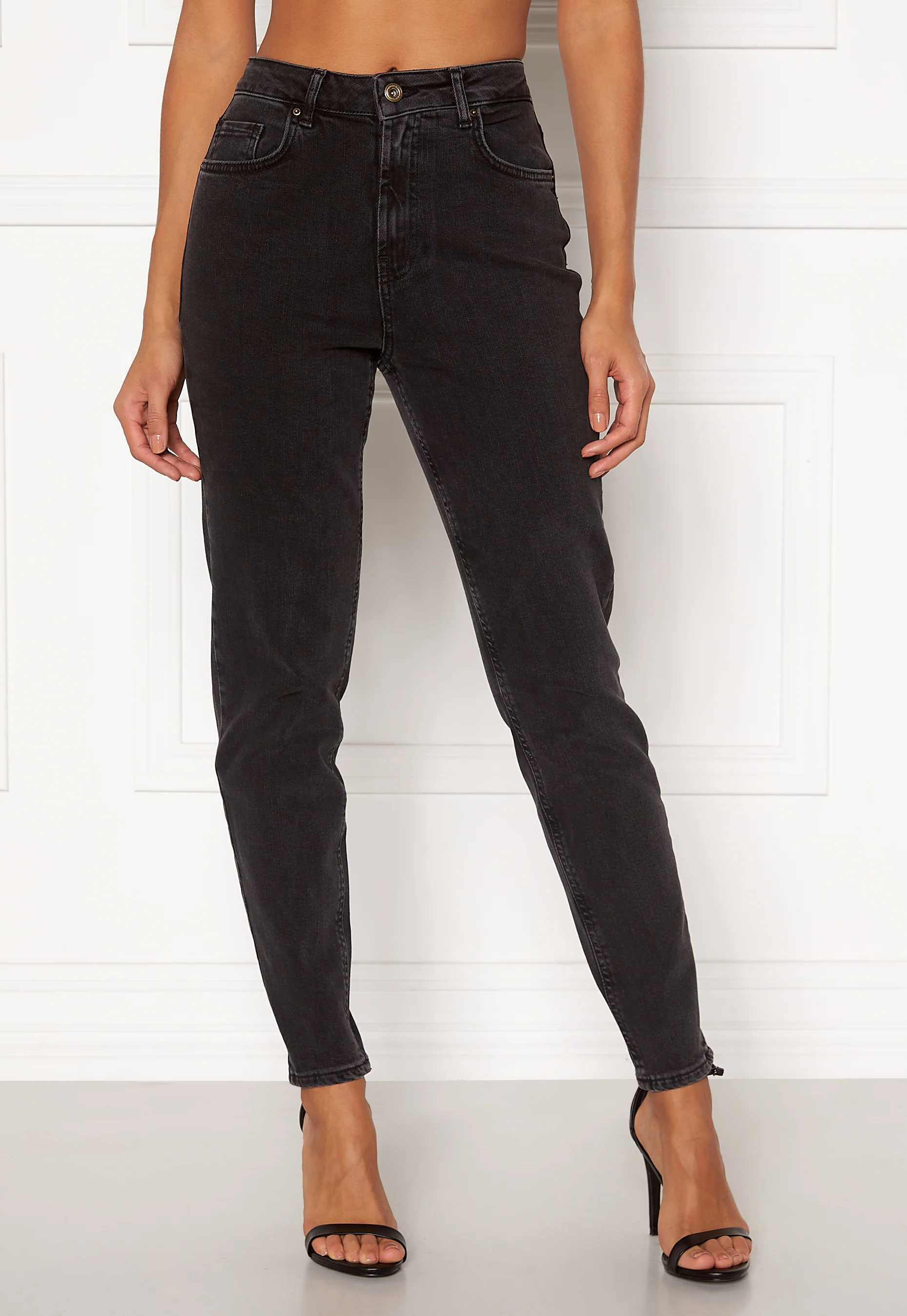 Leah Mom HW Jeans