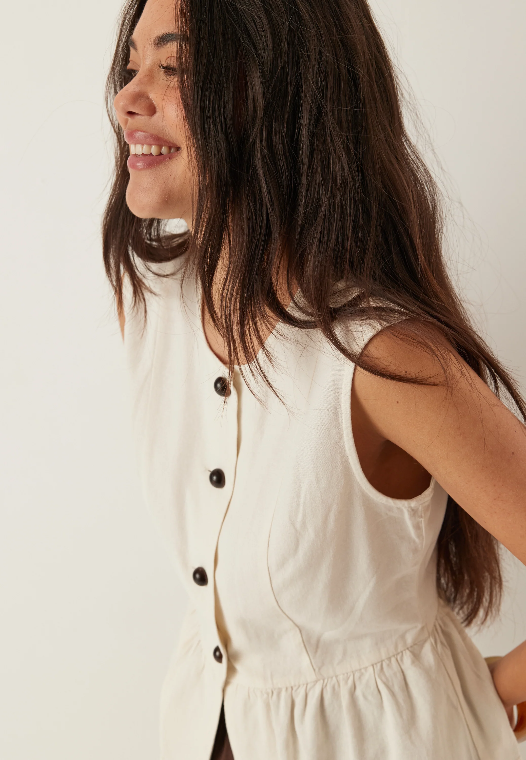 Linen Vest - Image 3