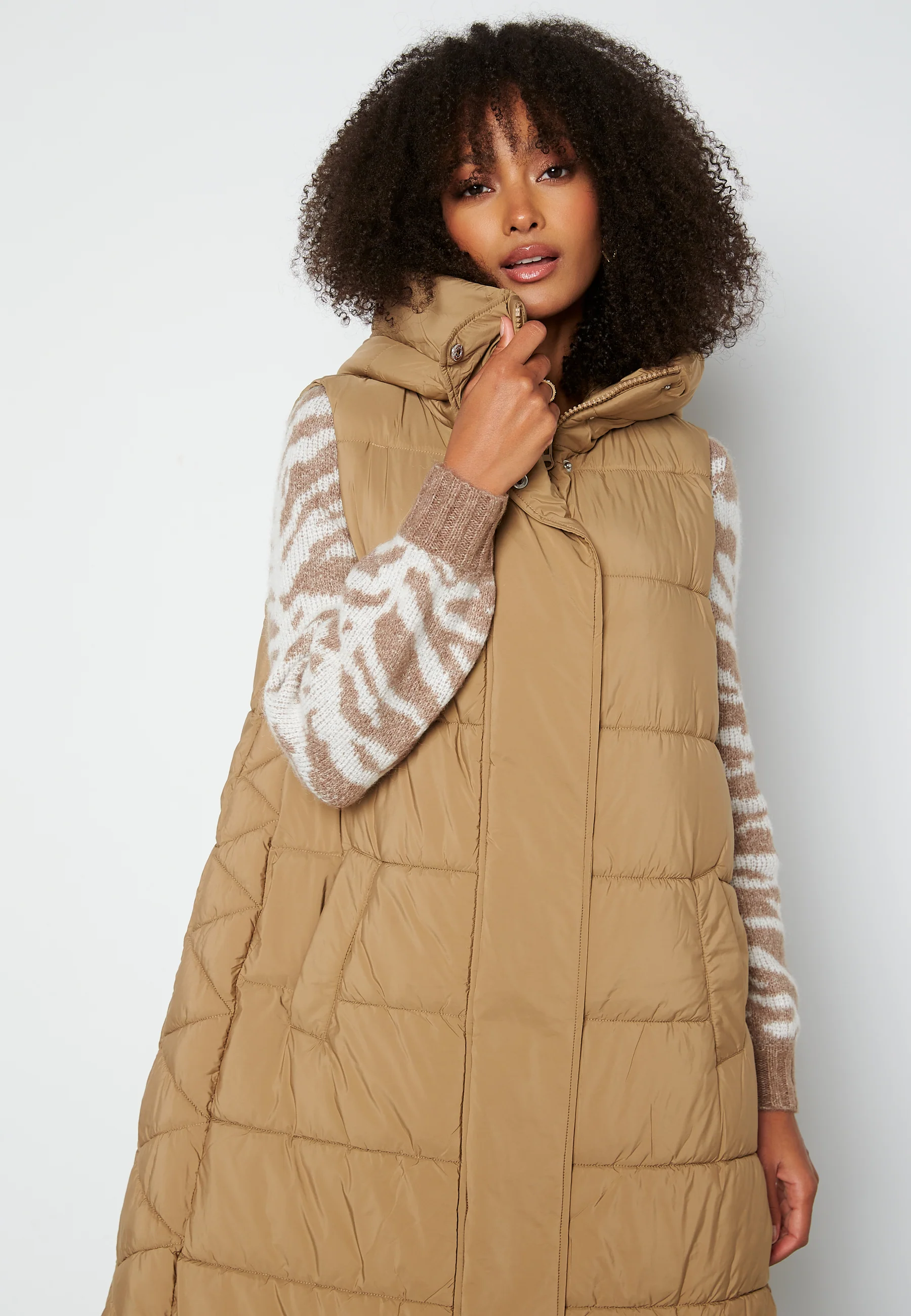 Lira Padded Vest - Image 4