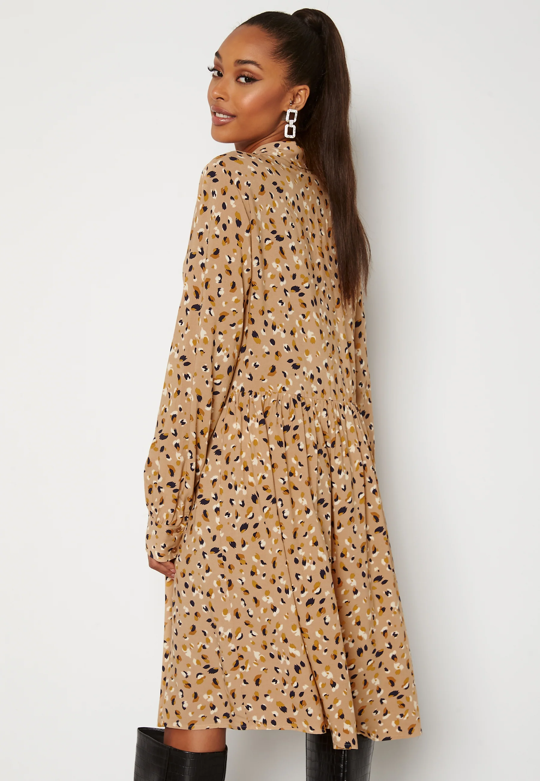Lorena L/S Dress - Image 3