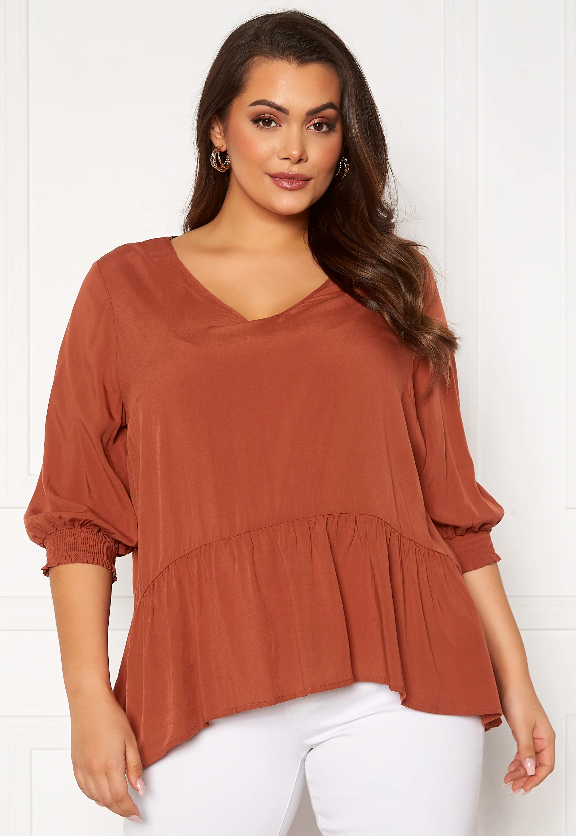 Lota 3/4 V-Neck Top