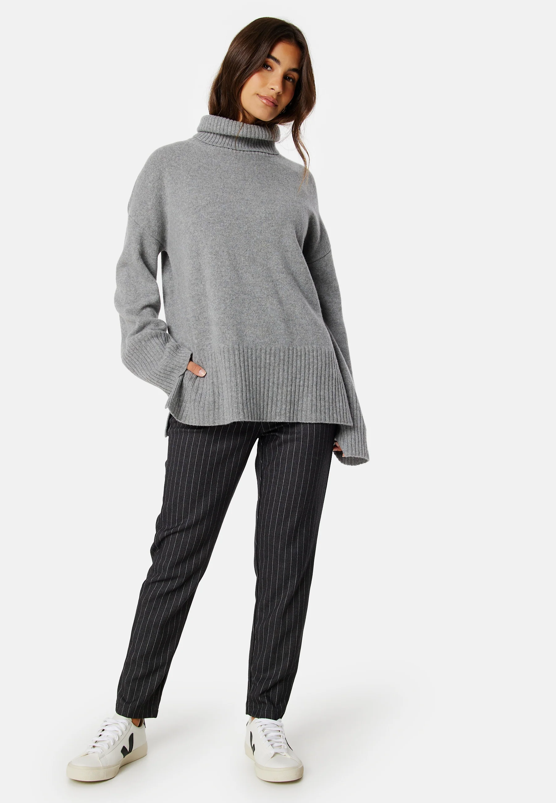 Lounge Rollneck Sweatshirt - Image 2