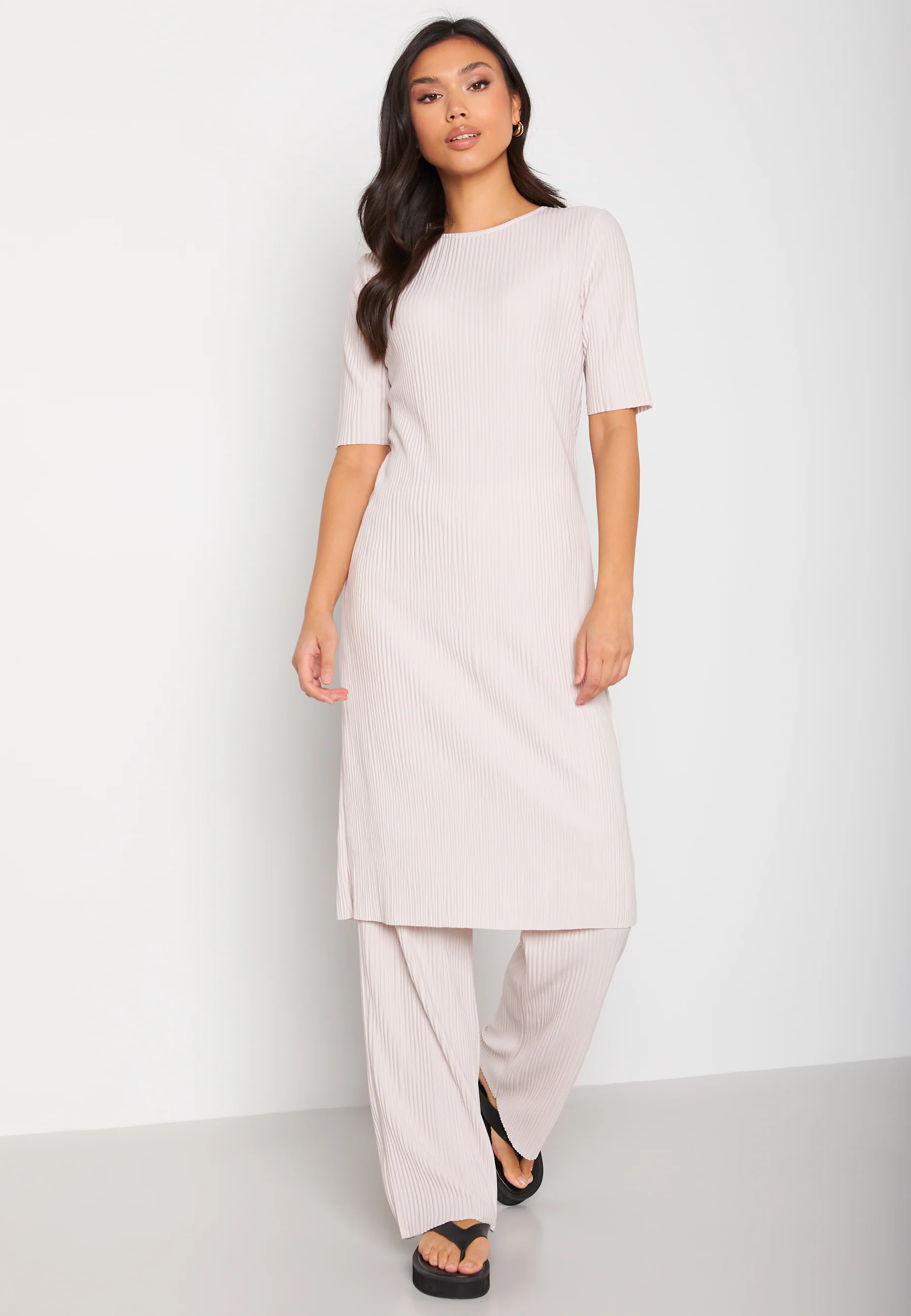 Lova pleated set