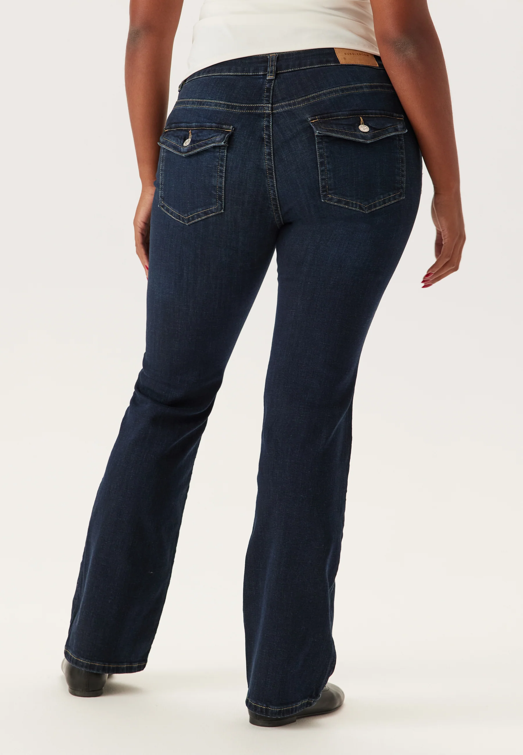 Low Bootcut Flap Jeans - Image 10