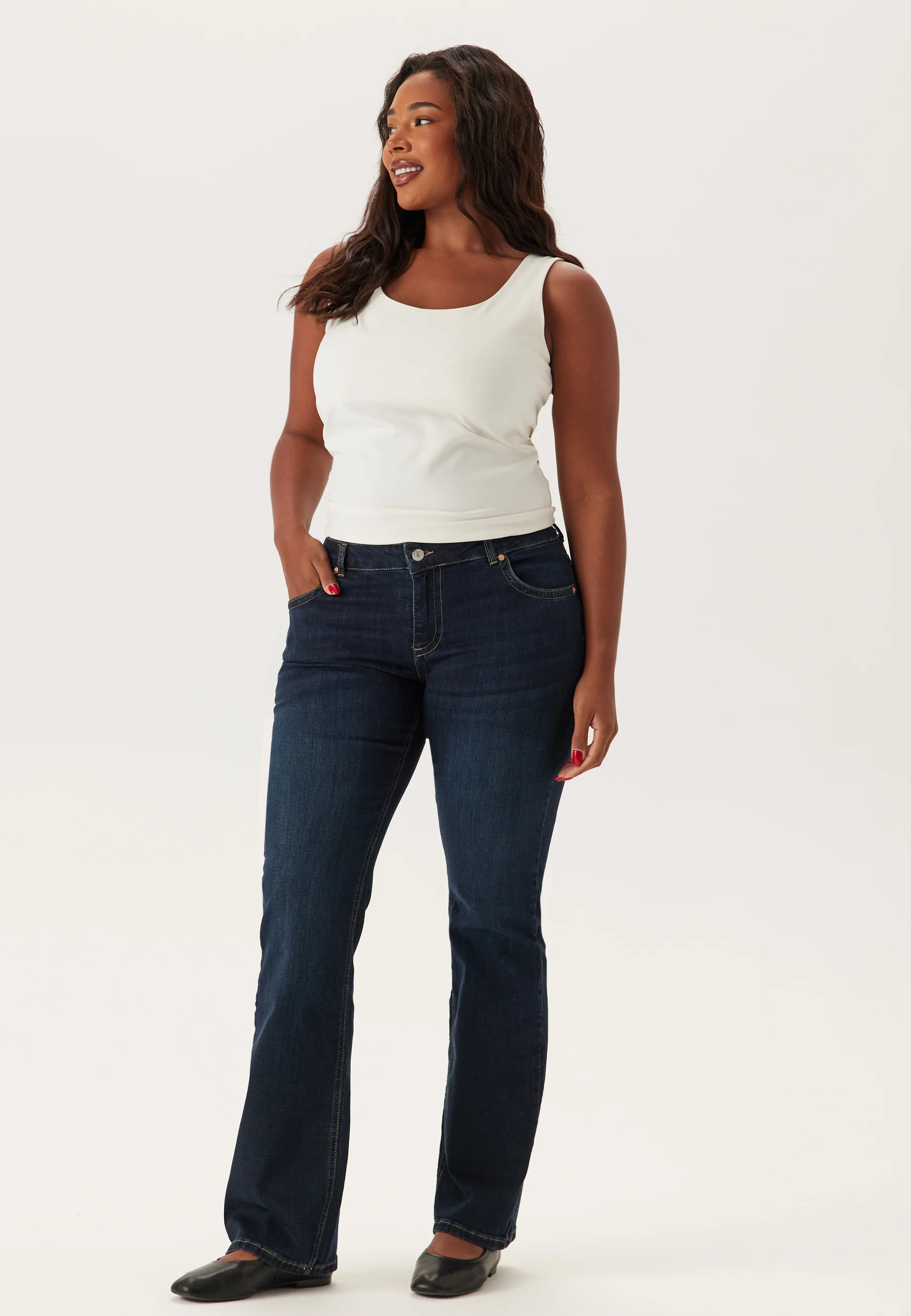 Low Bootcut Flap Jeans - Image 12