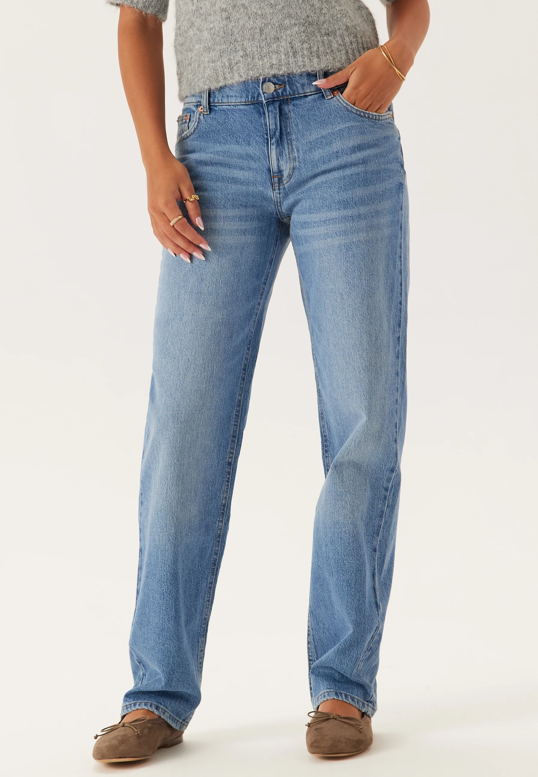 Low Waist Straight Jeans - Image 3