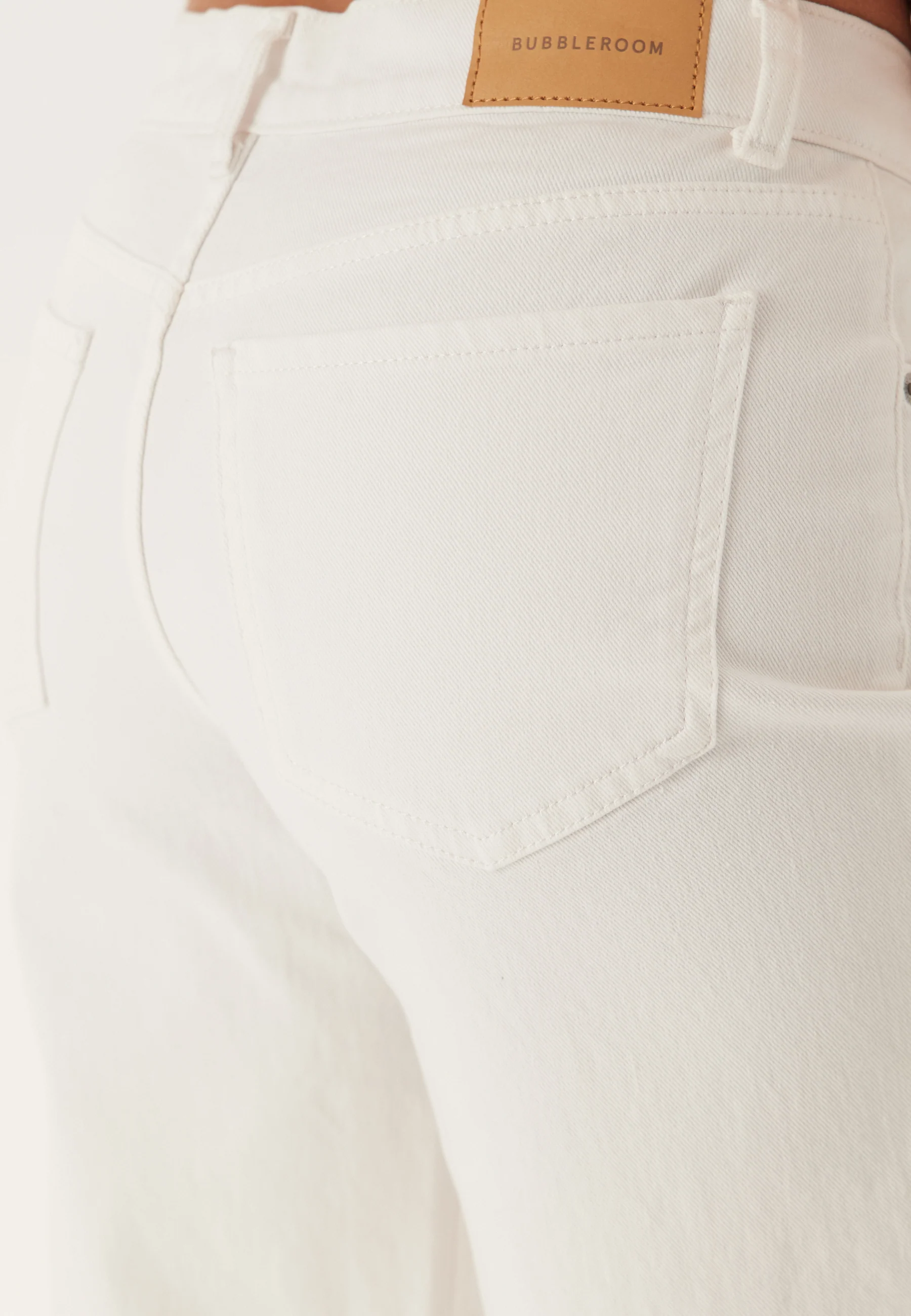 Low Waist Straight Jeans - Image 7
