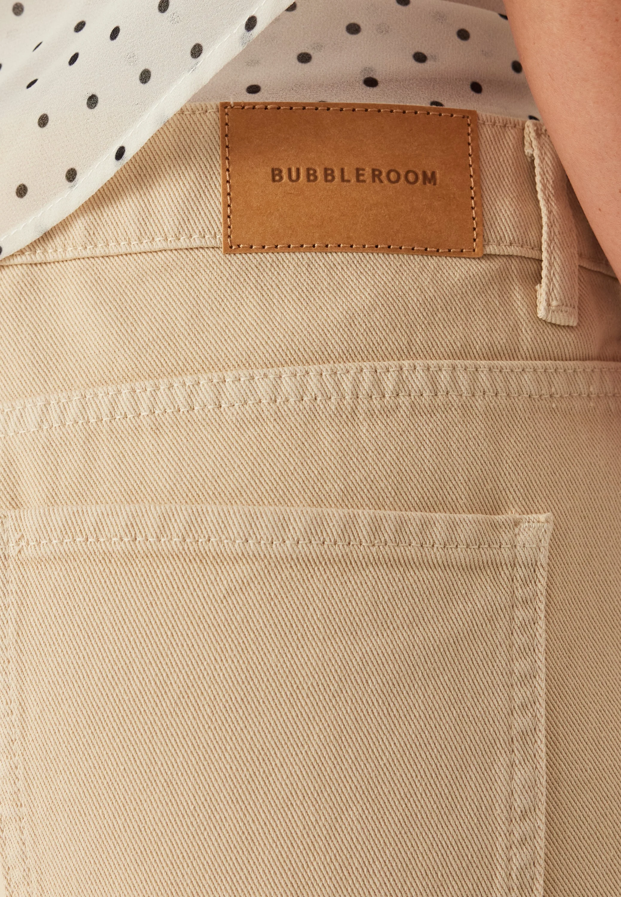 Mid Wide Jeans - Image 6