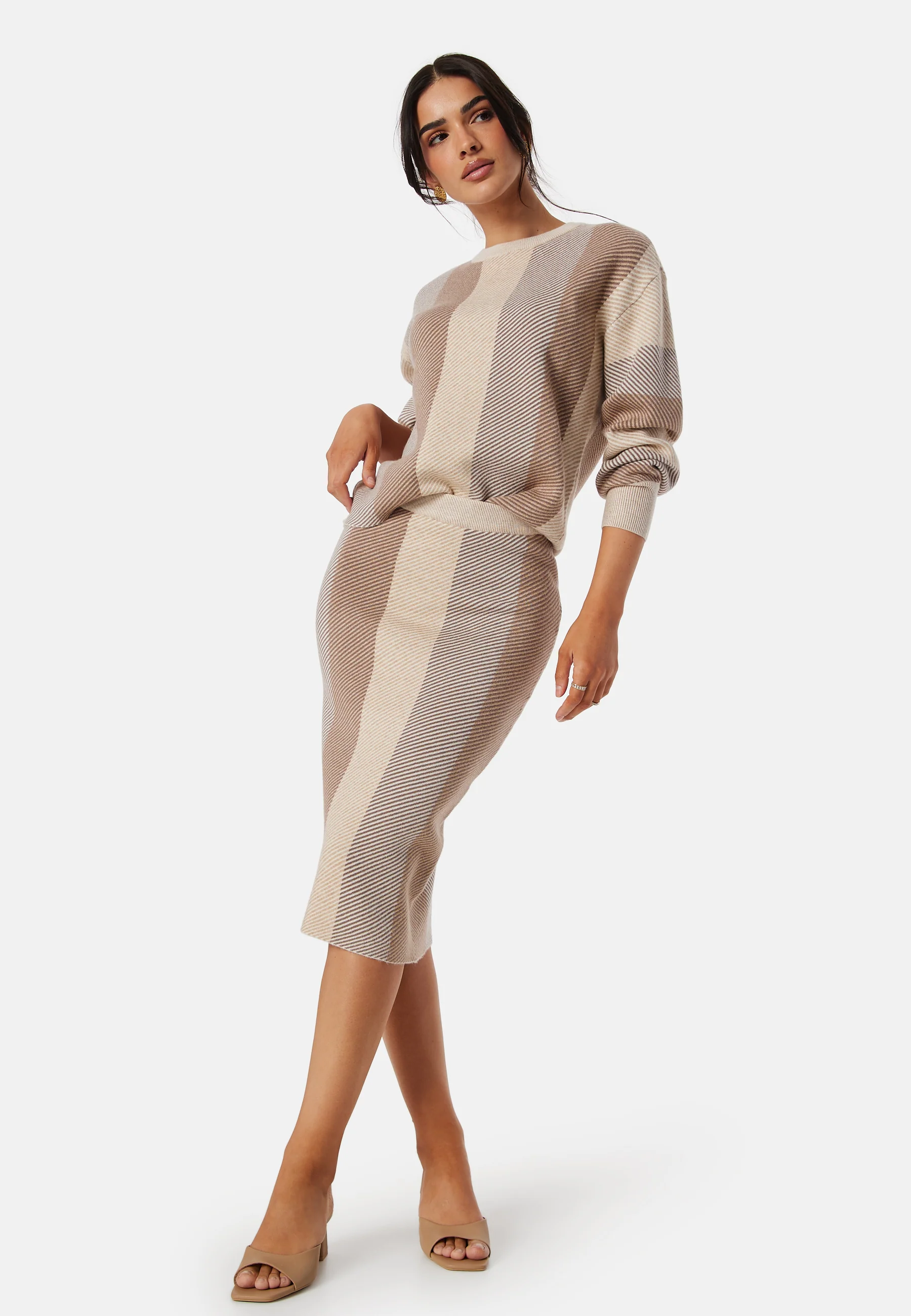 Moa LS Loose O-Neck Pullover - Image 4