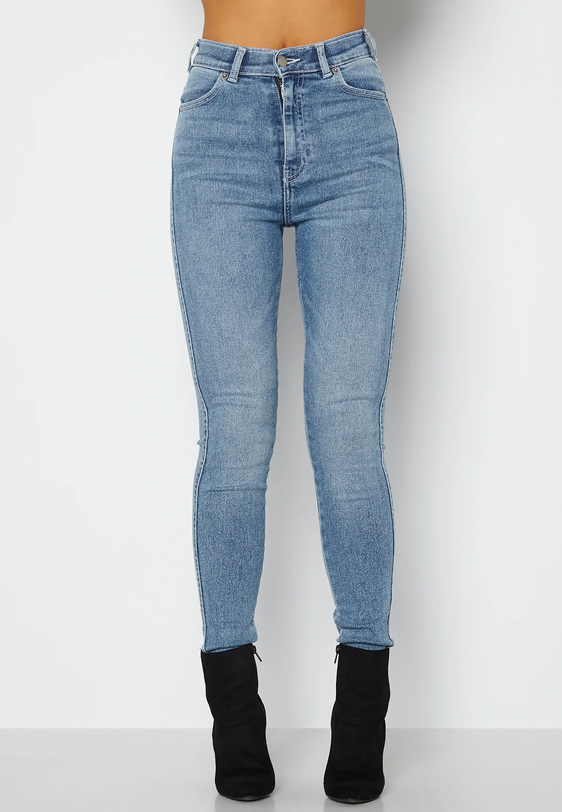 Moxy - Image 3