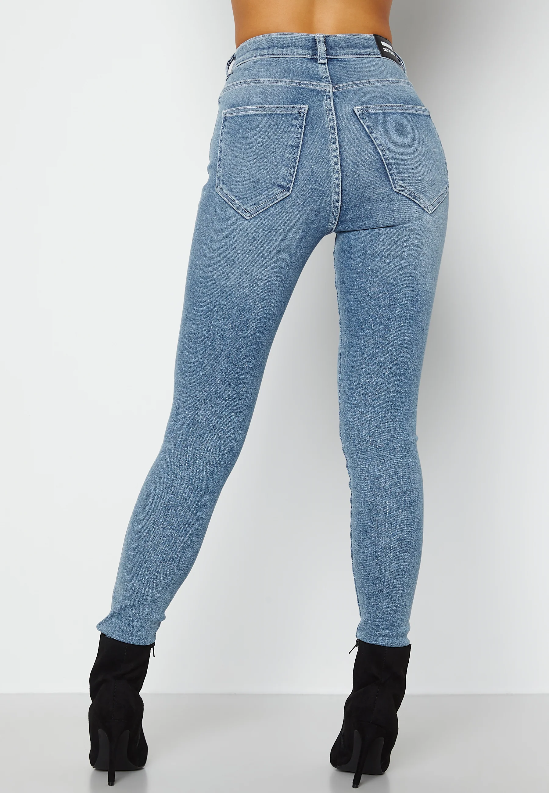Moxy - Image 5