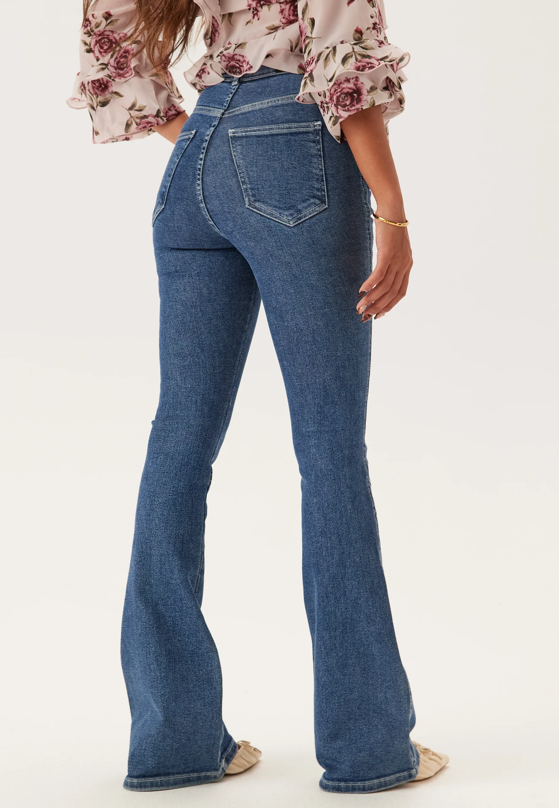 Moxy Flare V Cut - Image 4