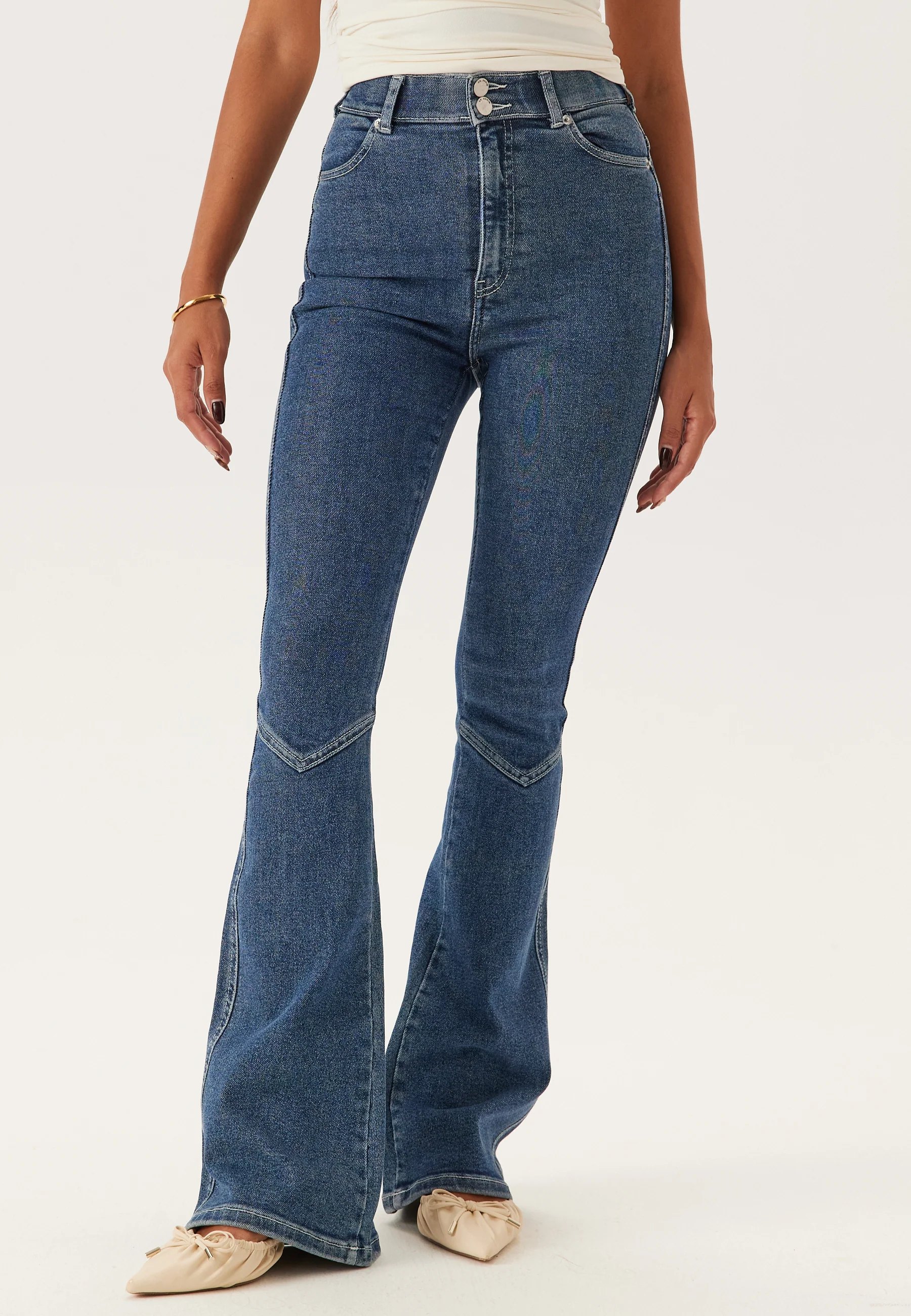 Moxy Flare V Cut - Image 7