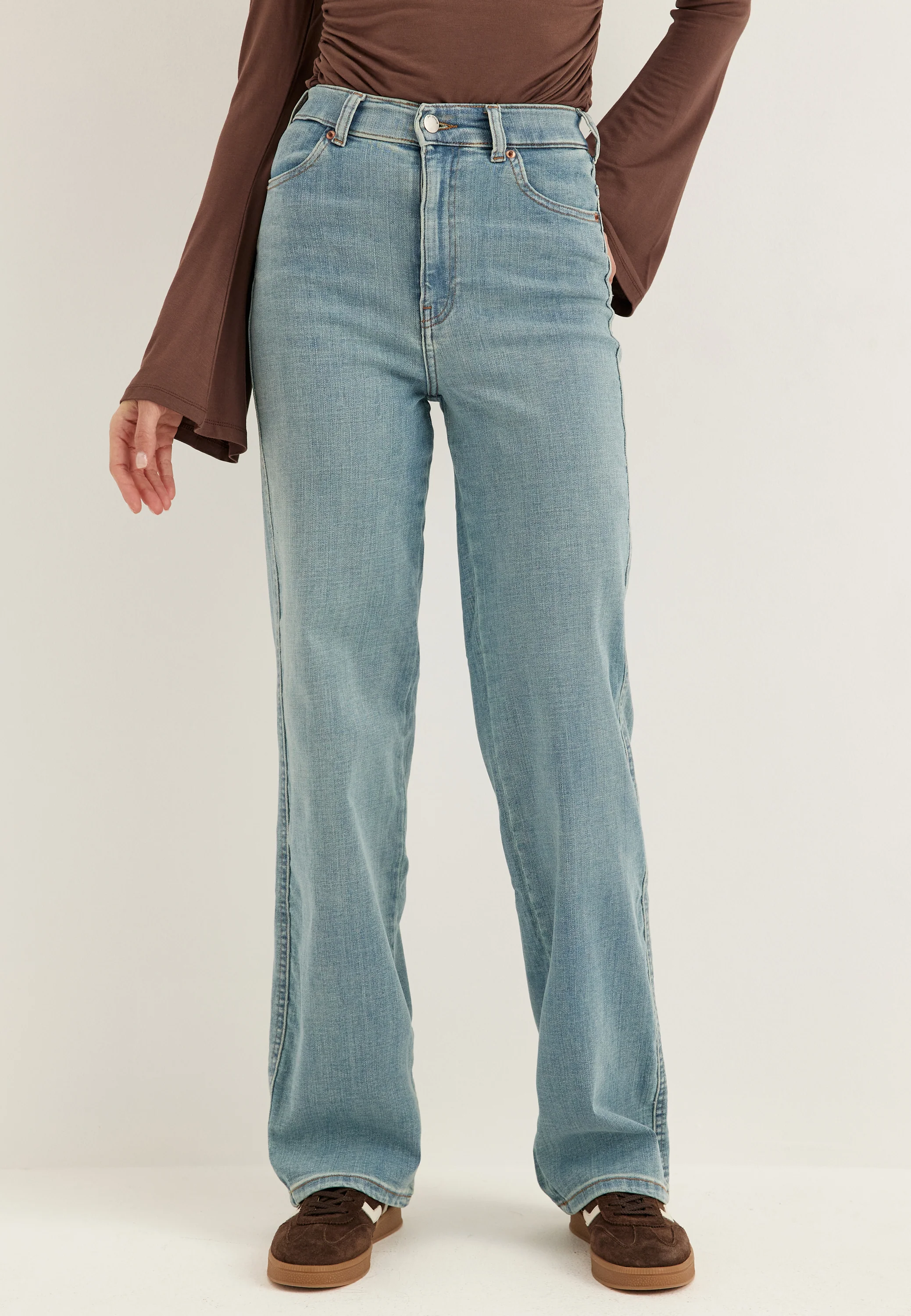 Moxy Straight - Image 2