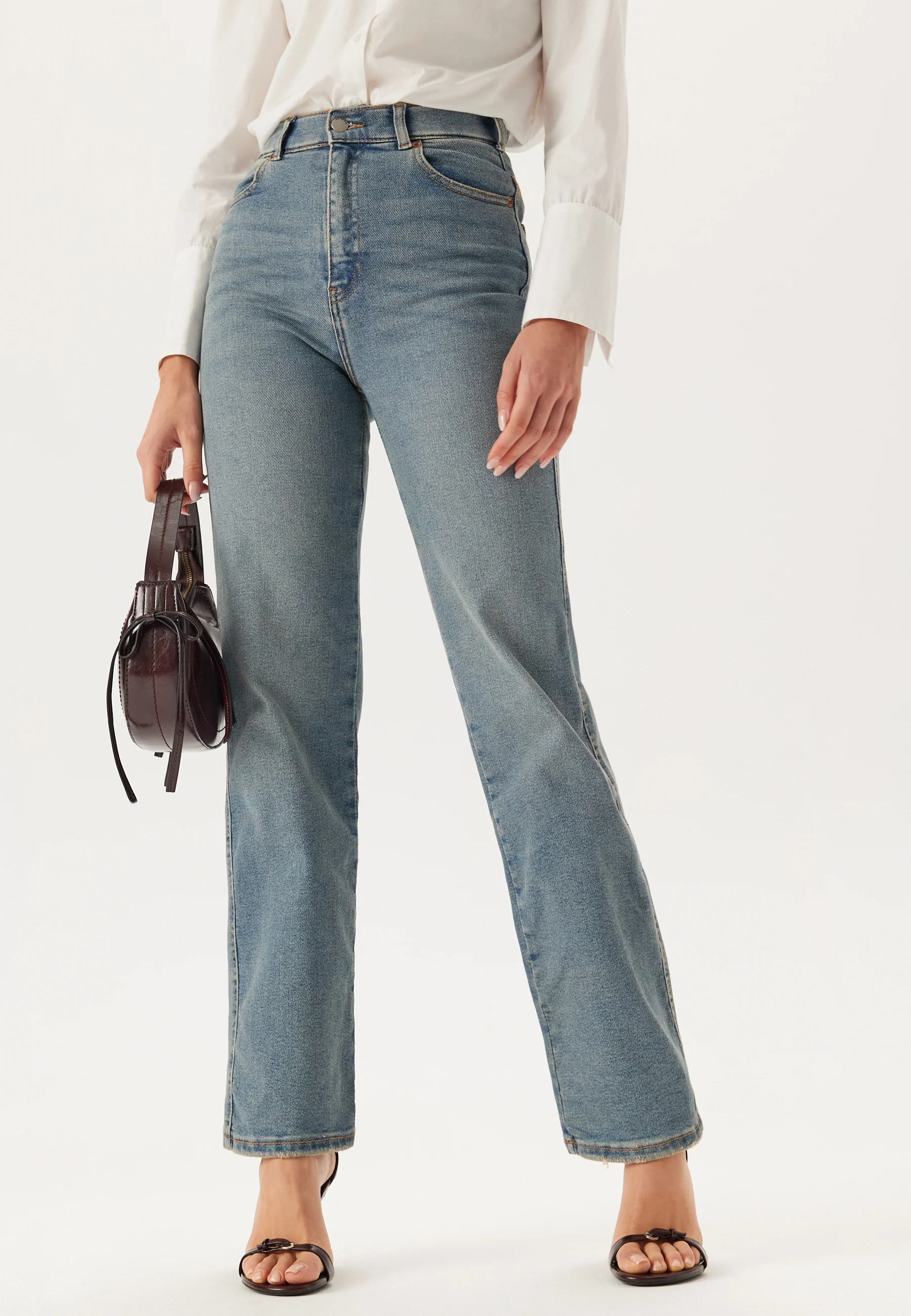 Moxy Straight - Image 2