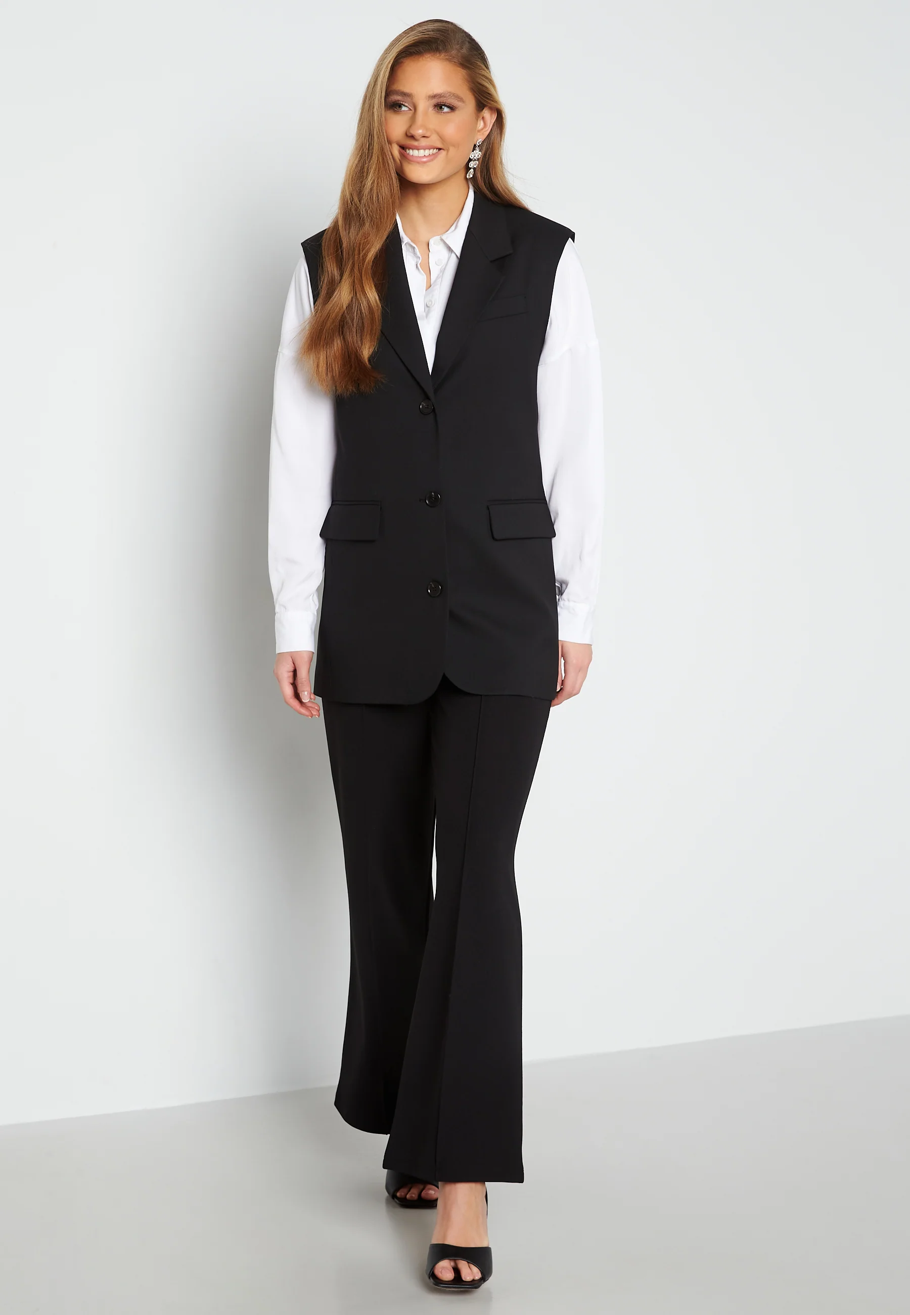 Nagel SL Oversized Vest - Image 2