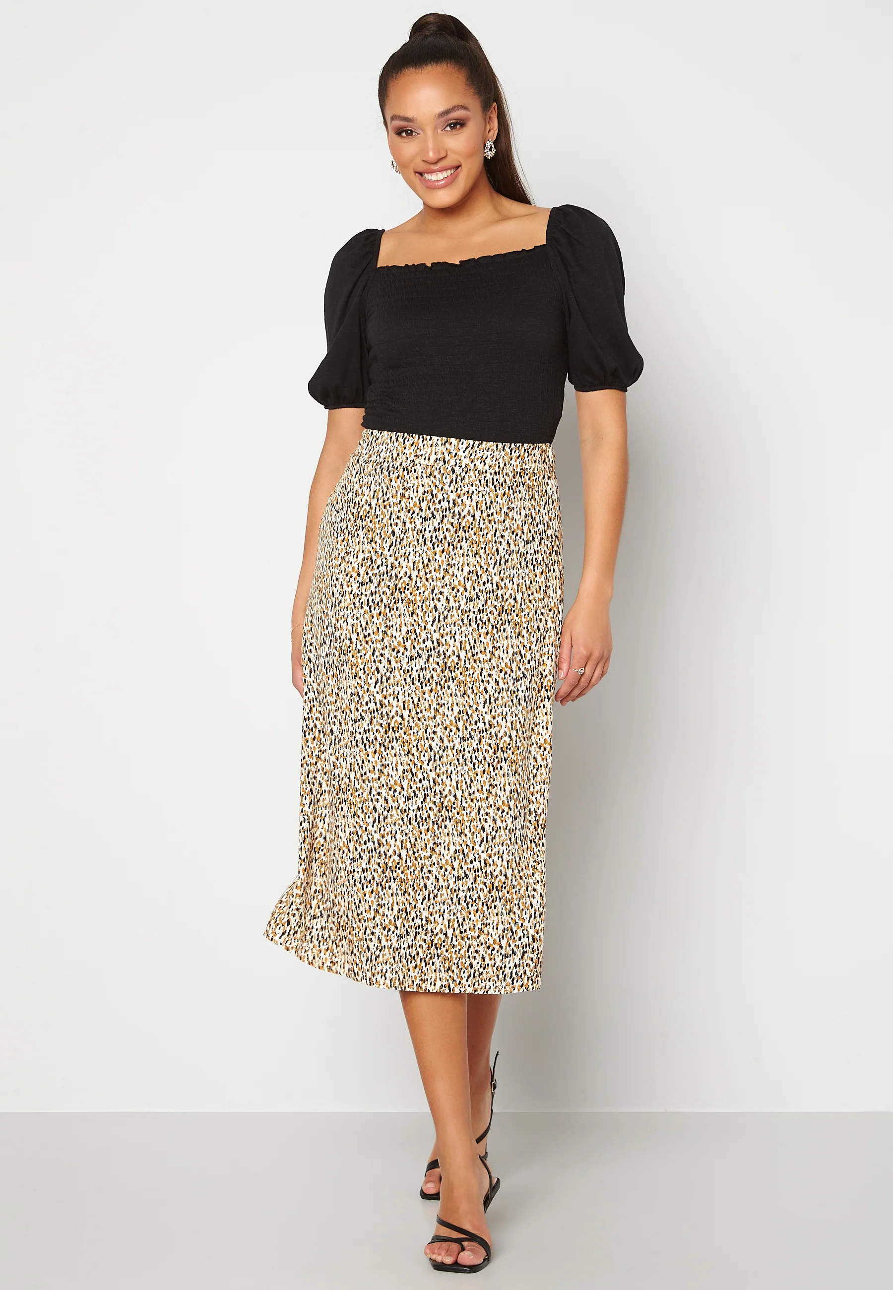 Nalena 2/4 Puff Smock Top - Image 2