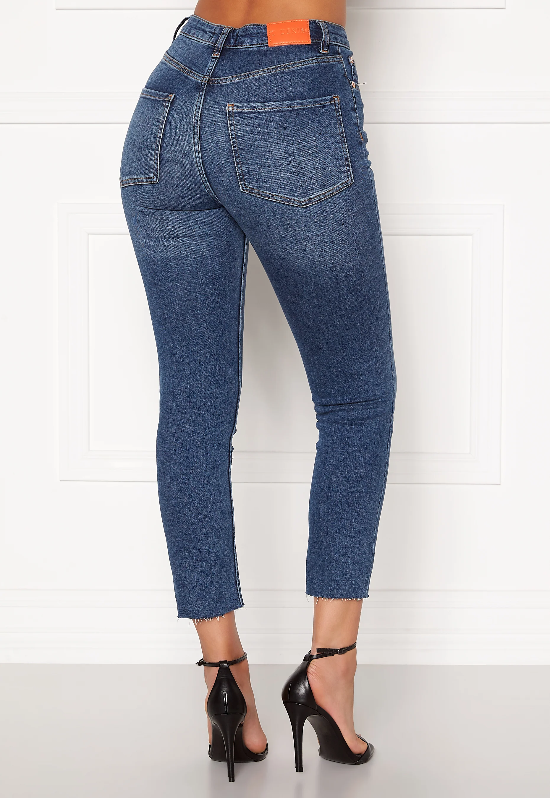 O-Crop Jeans - Image 3