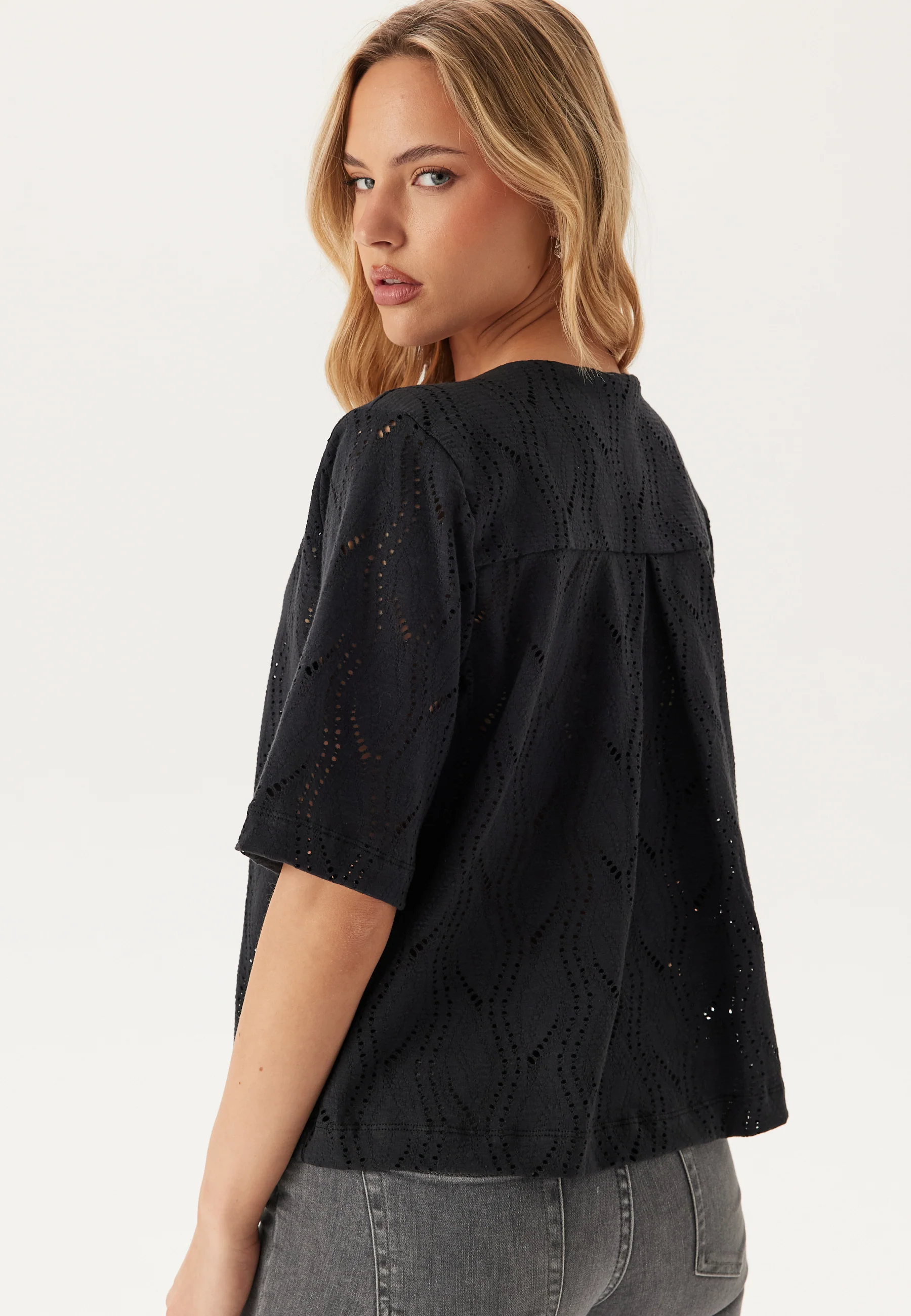 Objava 2/4 LO O-NECK TOP  LO O - Image 2