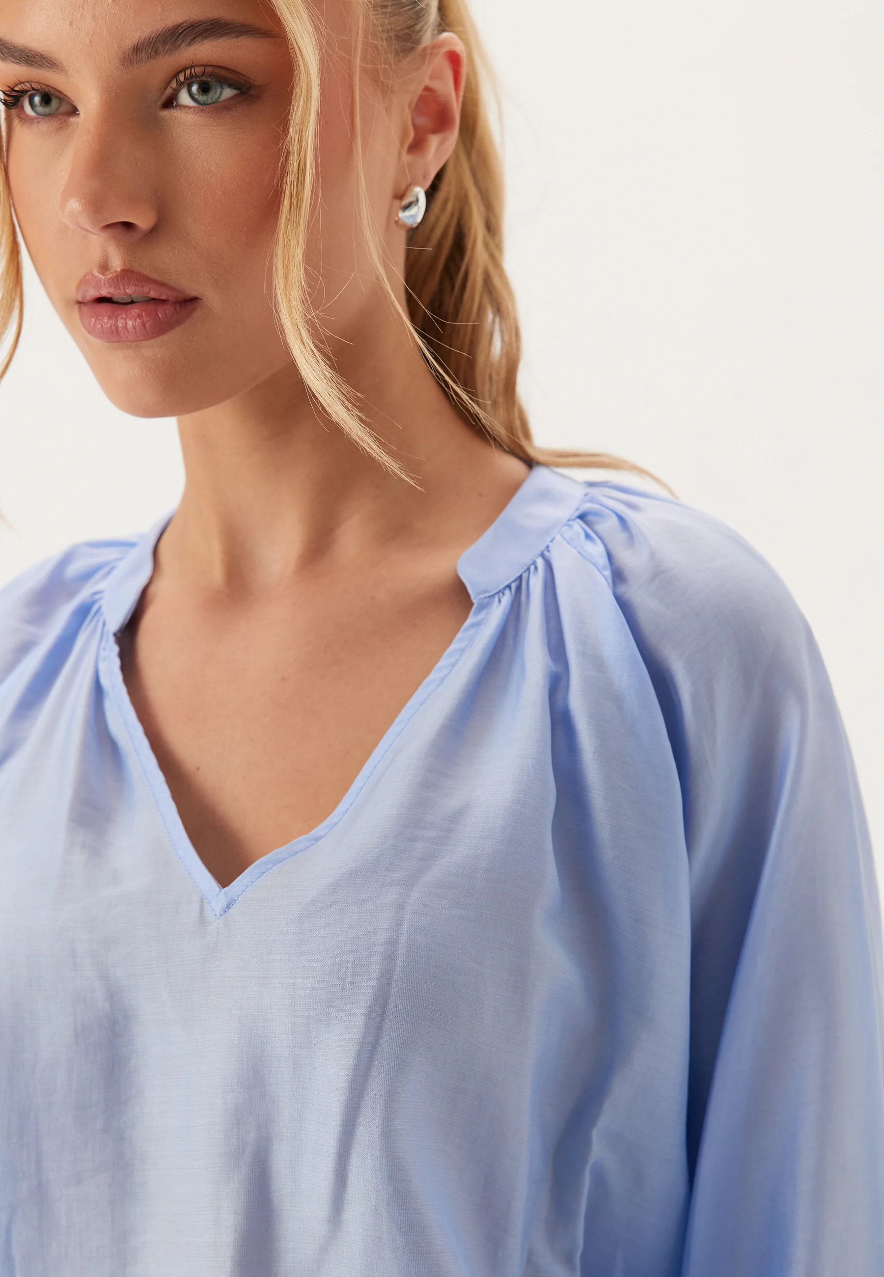 Objheidi L/S LO V-NECK TOP LO - Image 3
