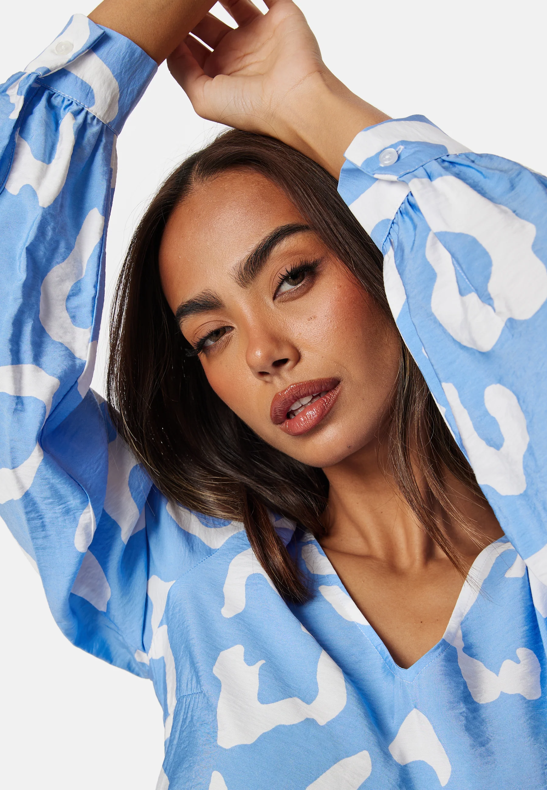 Objjacira L/S V-Neck top - Image 4
