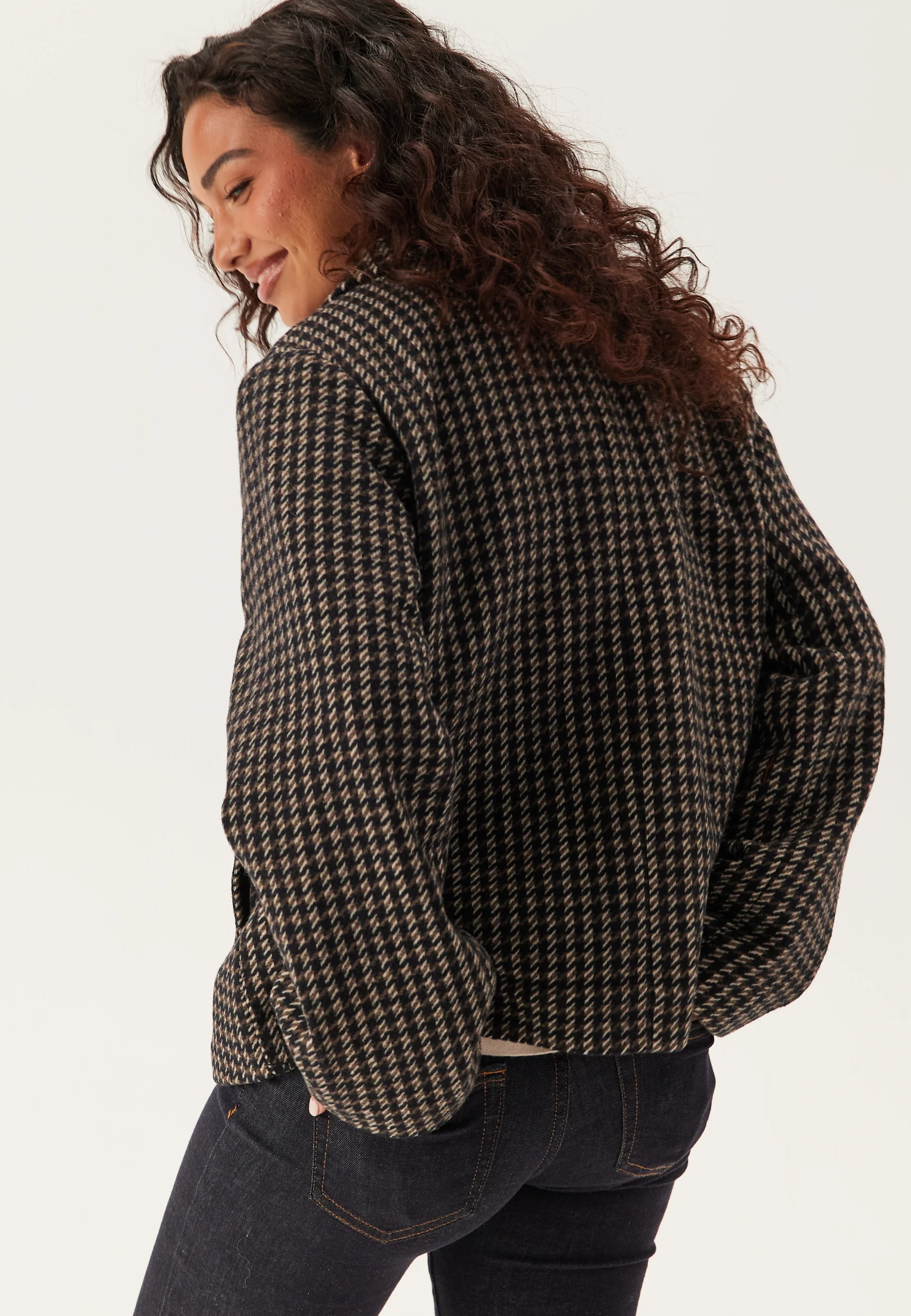 Objkeily Short Jacket - Image 4