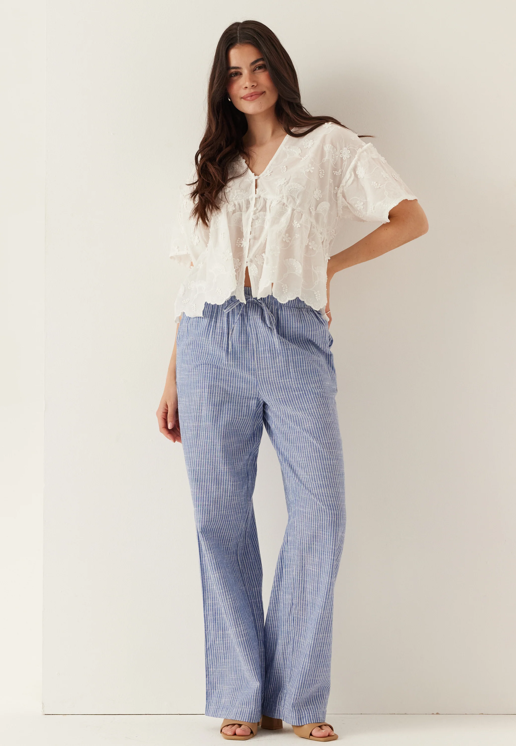 Objlora S/S RE V-NECK TOP - Image 3