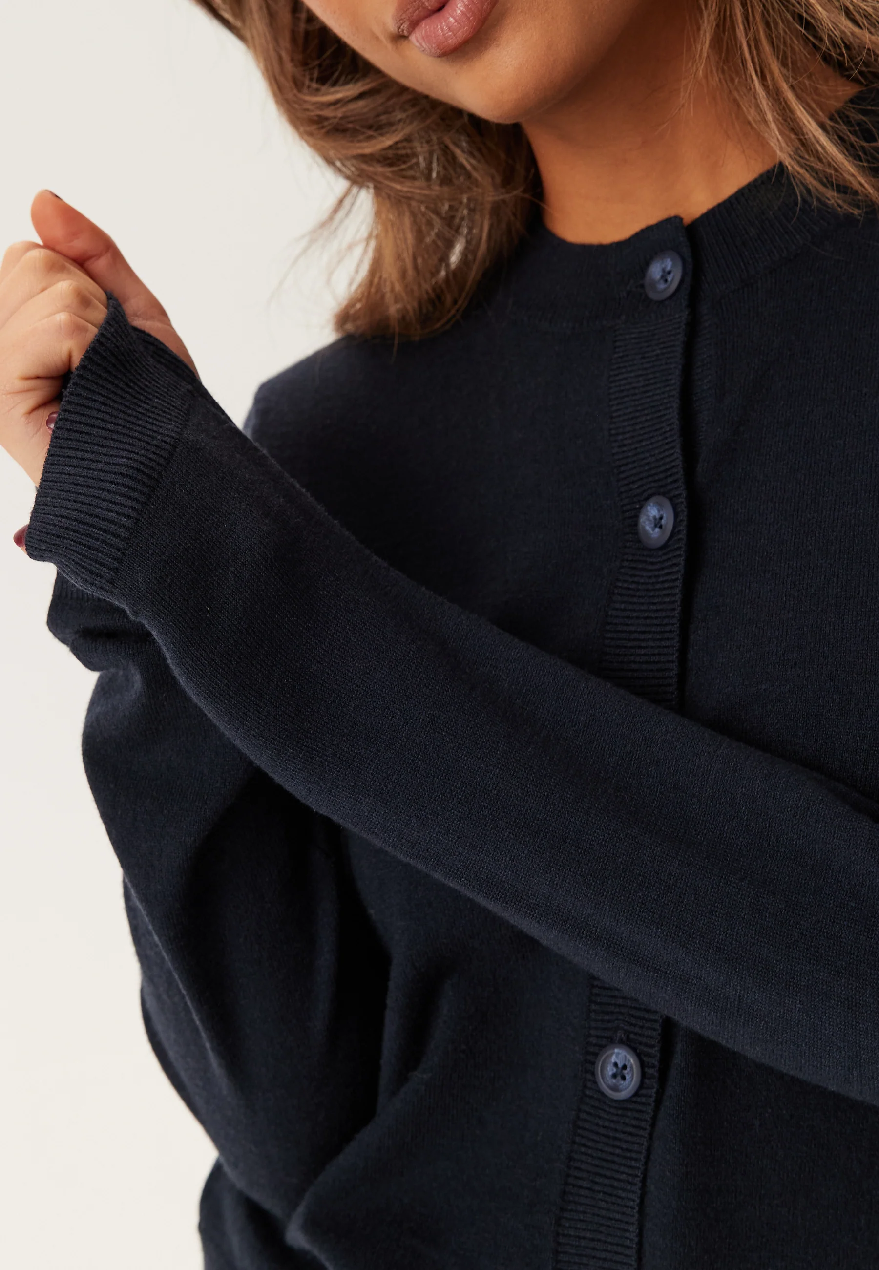 Objthess L/S Short Cardigan - Image 4