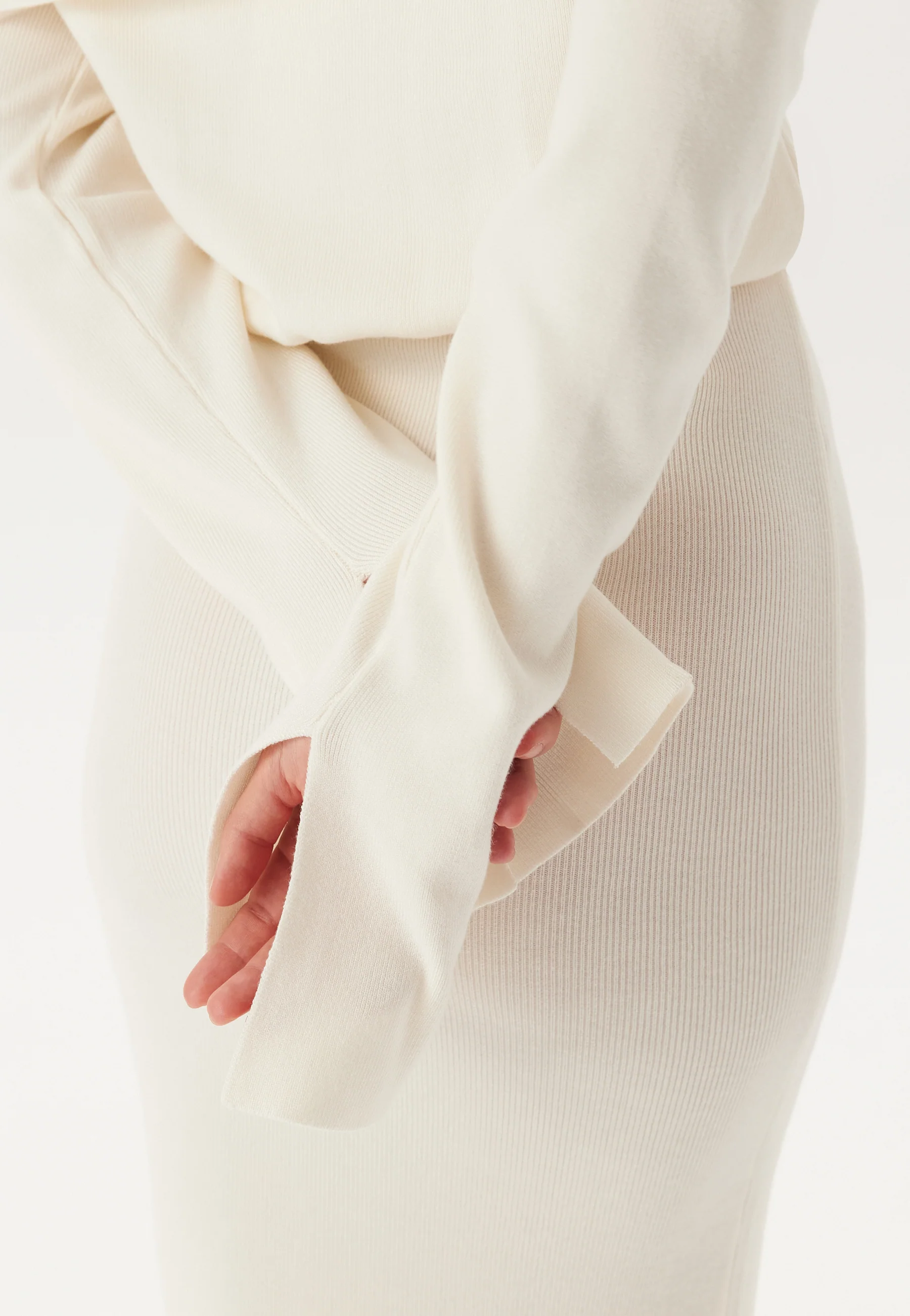 Off Shoulder Knitted Midi Dress - Image 4