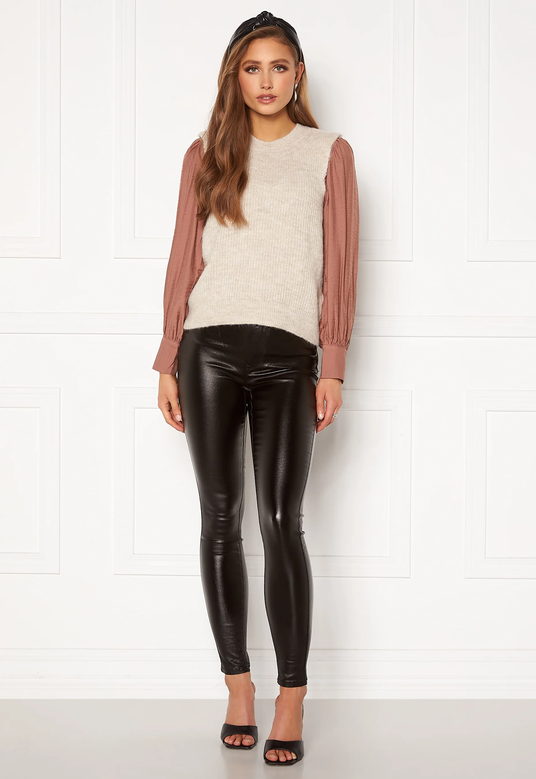 Olina O-Neck Vest - Image 2