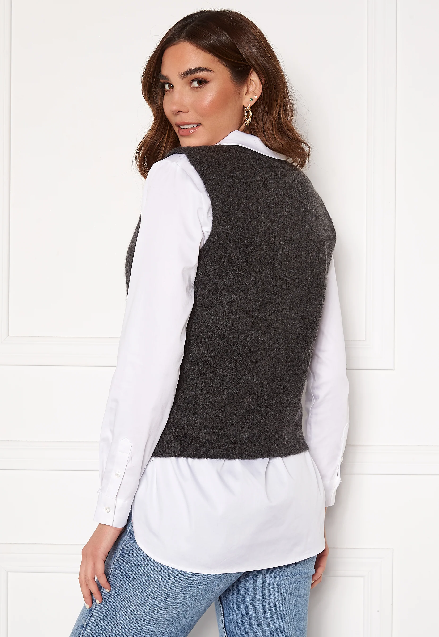 Olina O-Neck Vest - Image 3