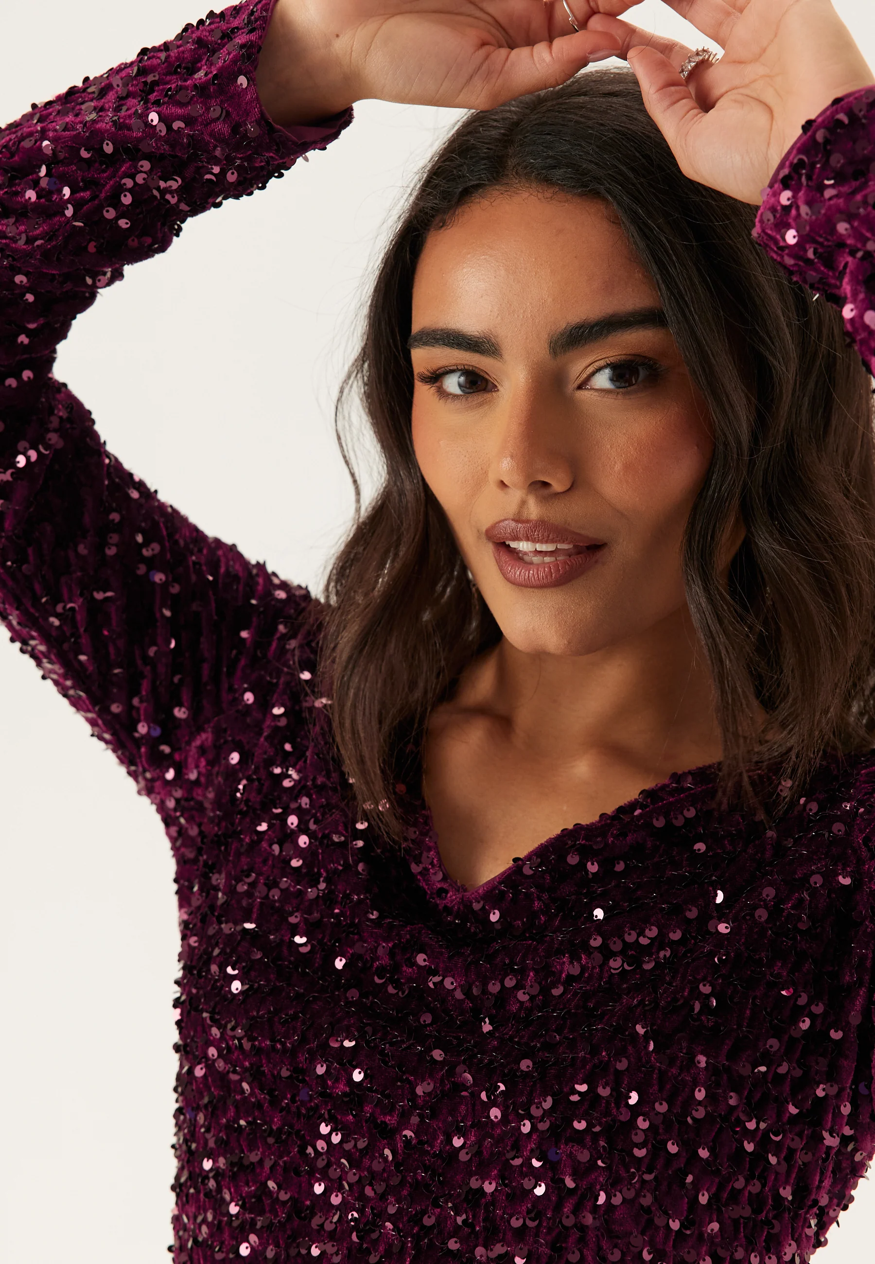 Onlanika Ls Sequins V-neck Dress - Image 4