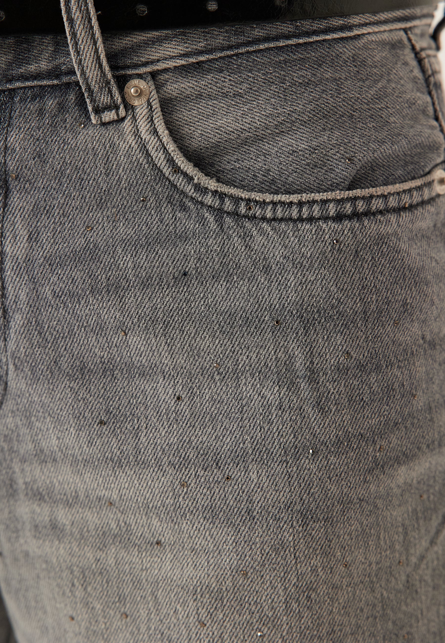 Onlcobain Reg Wide Rhinestone - Image 4