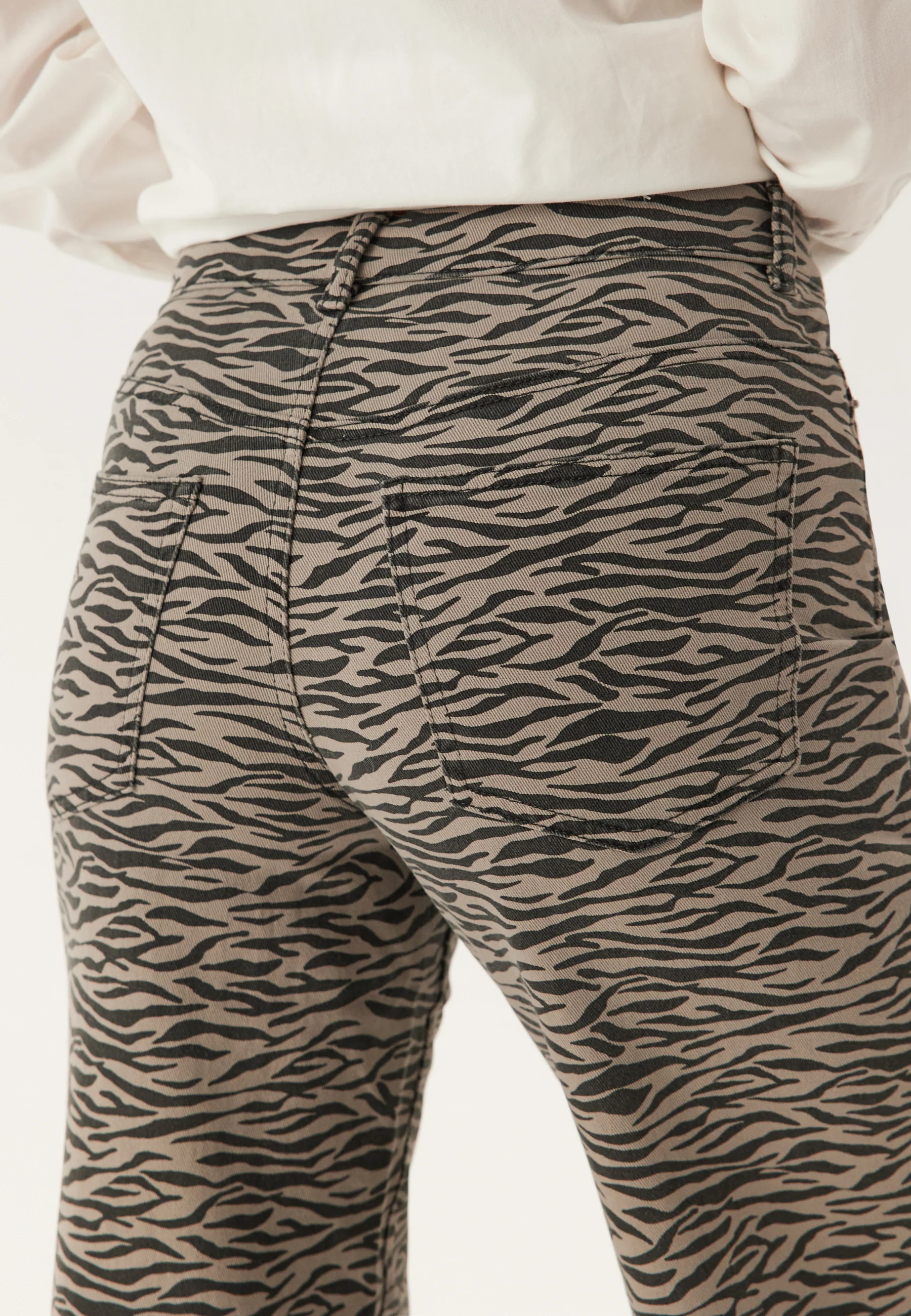 Onlmadison Hw Wide Animal Pant - Image 5