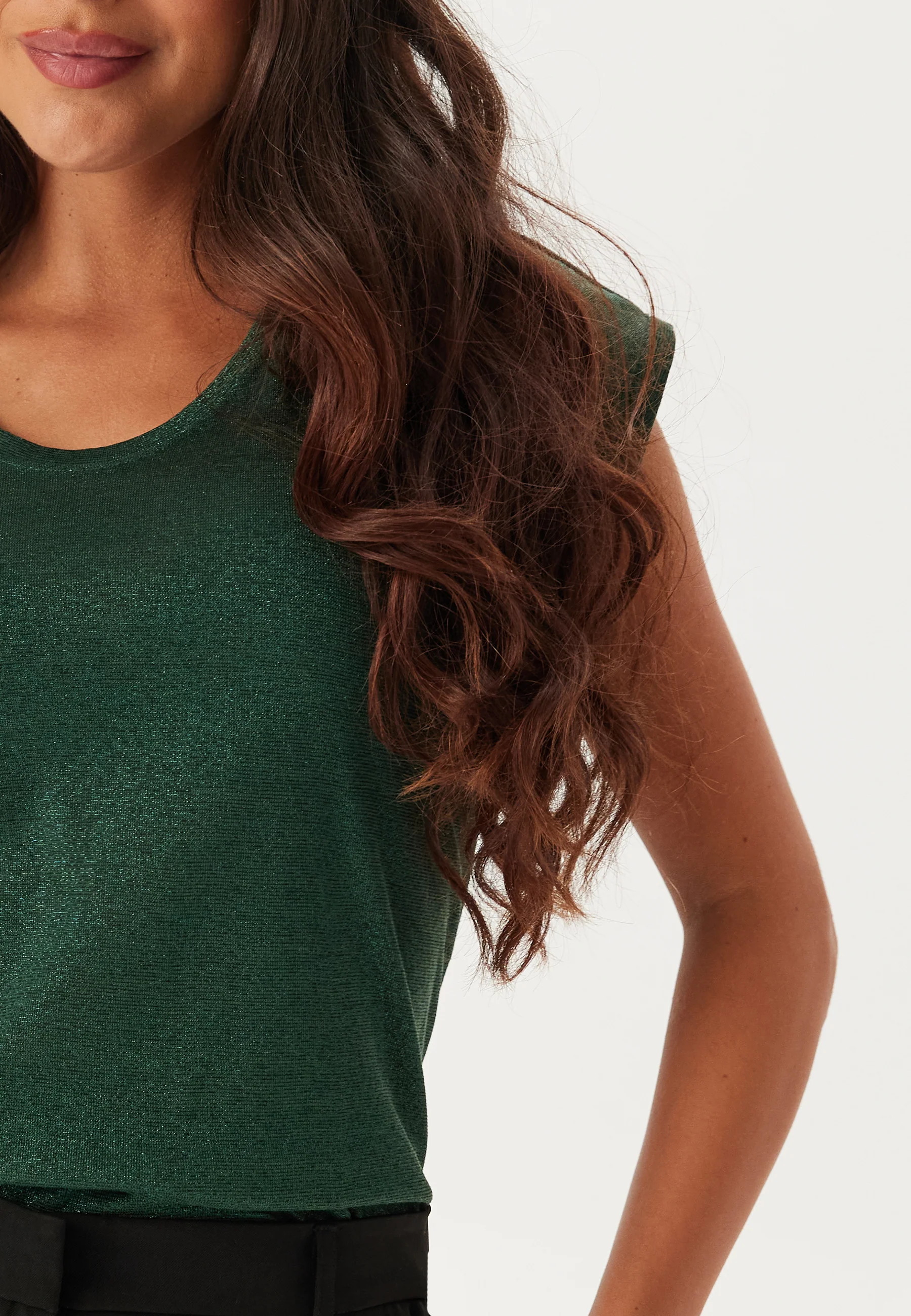 Onlsilvery S/S V Neck Lurex Top - Image 4
