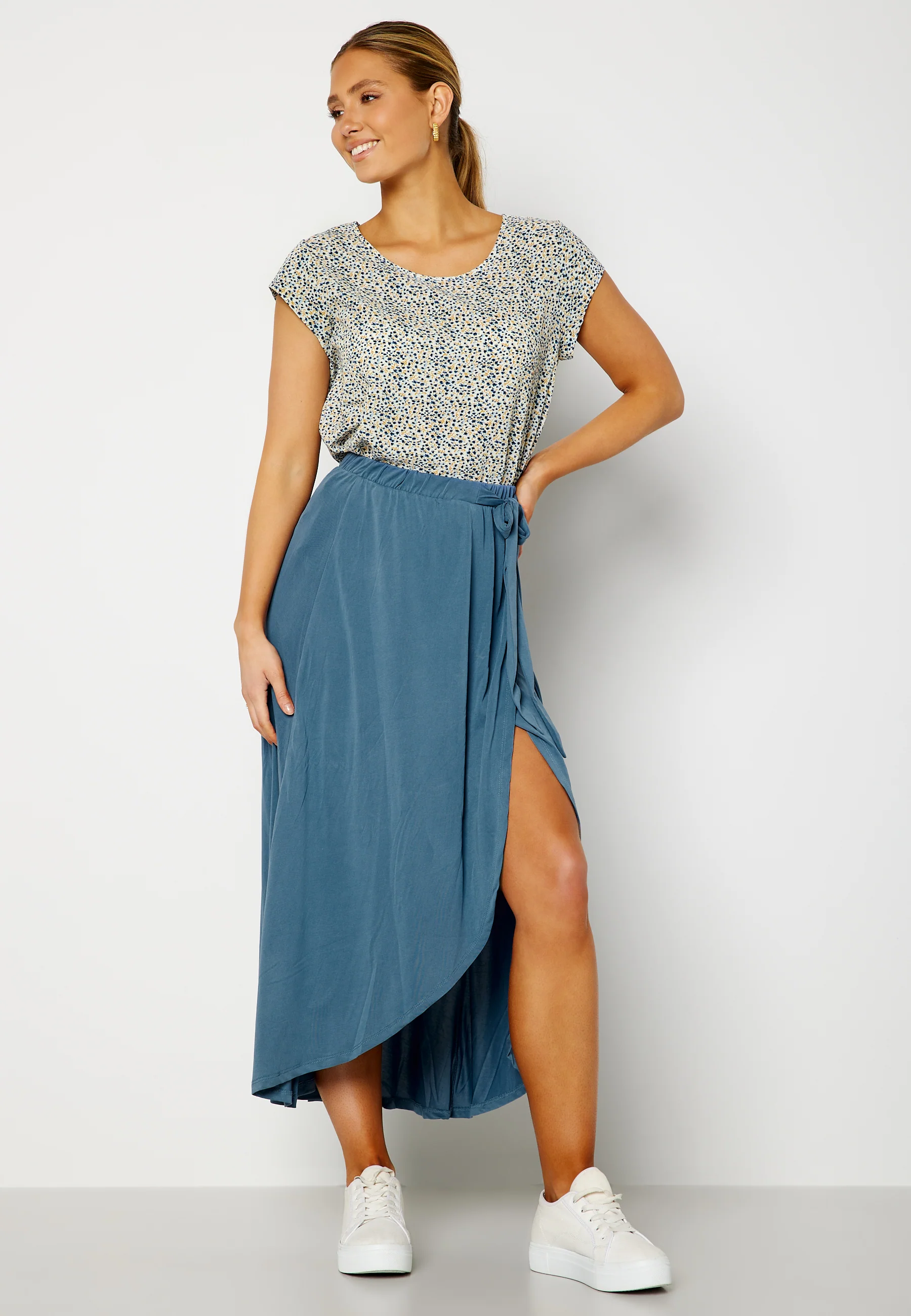 Onlvic ss AoP Top - Image 2