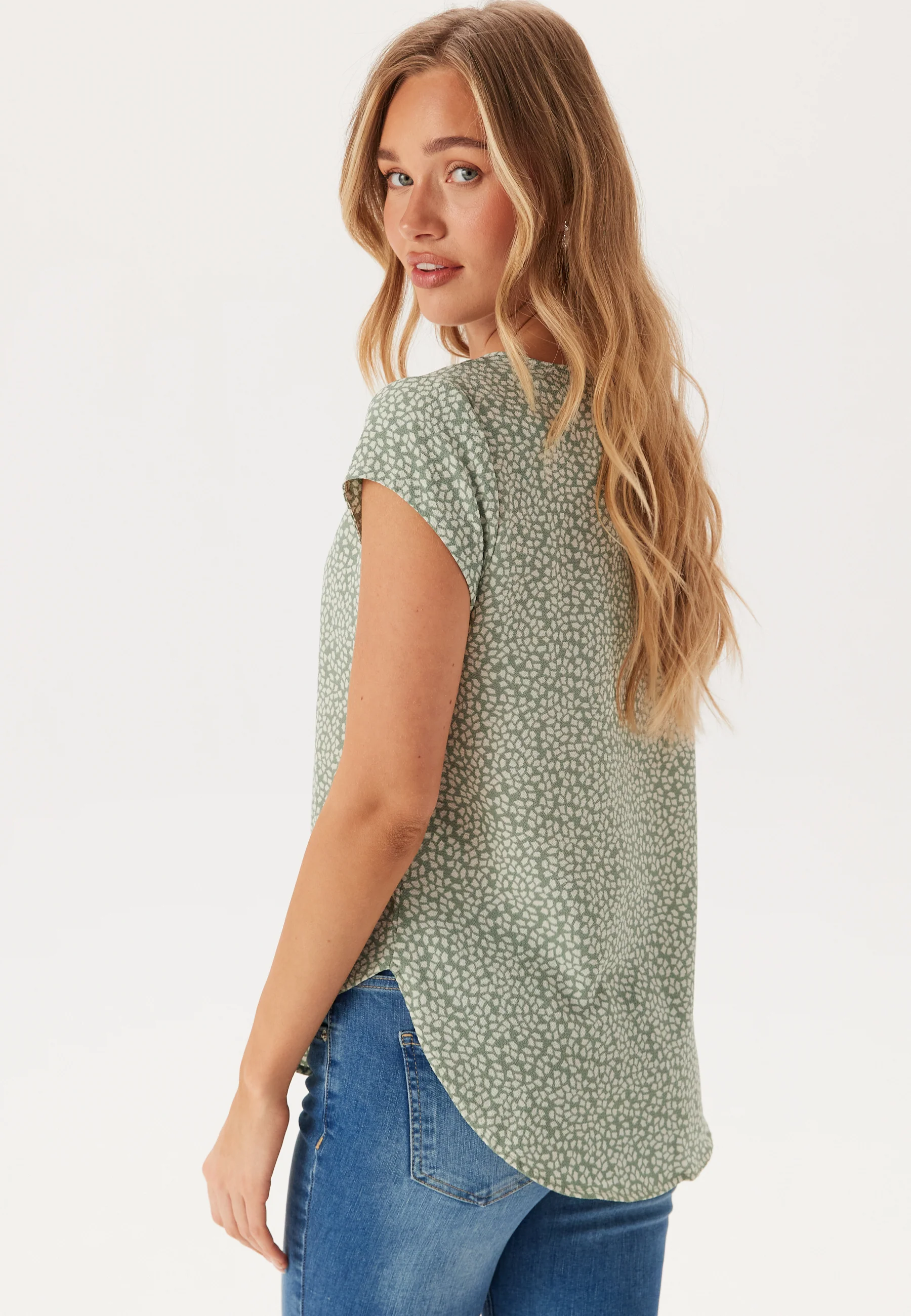 Onlvic ss AoP Top - Image 2
