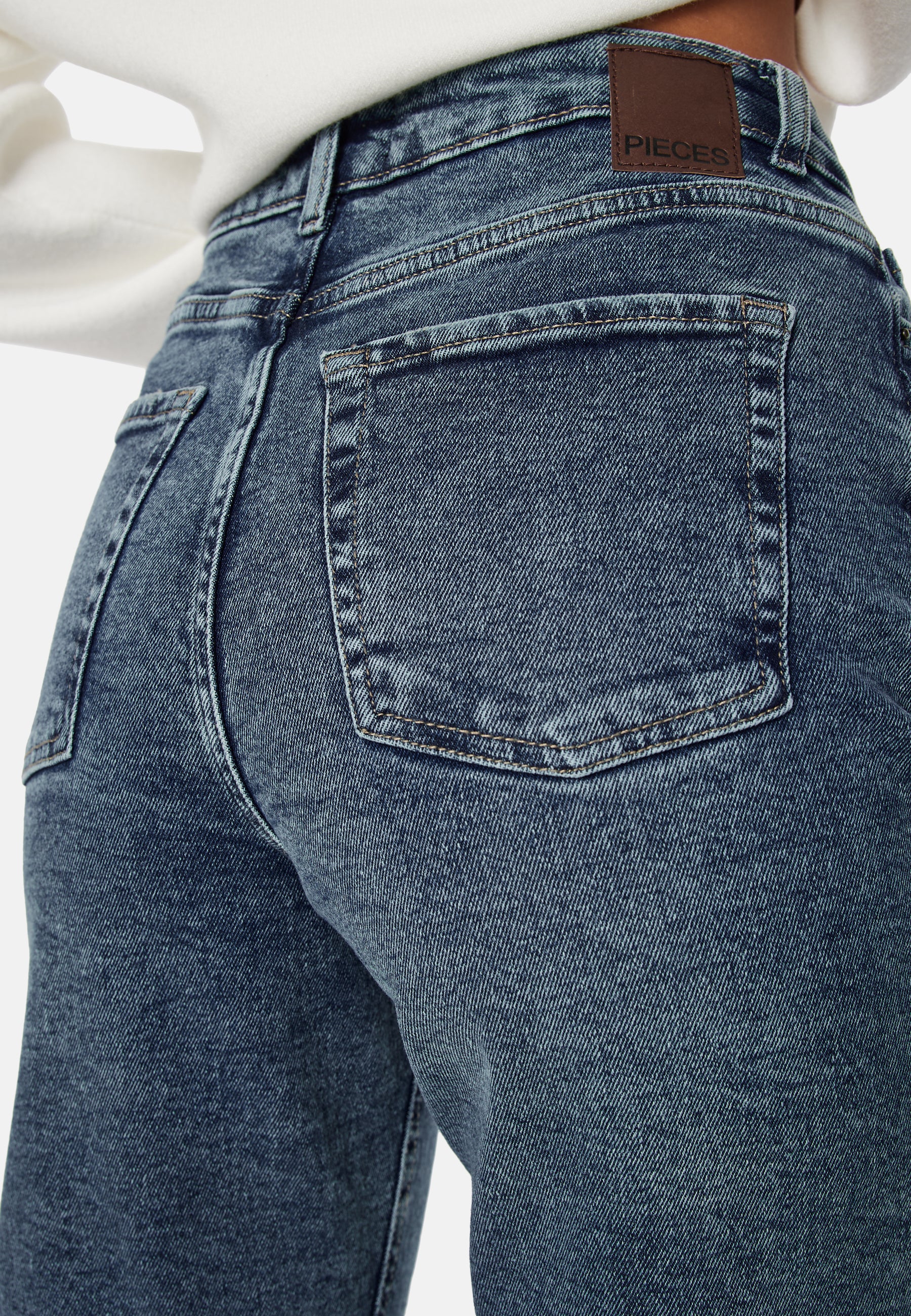 Pcbella High Waist Tap Dest Ank Jeans - Image 4
