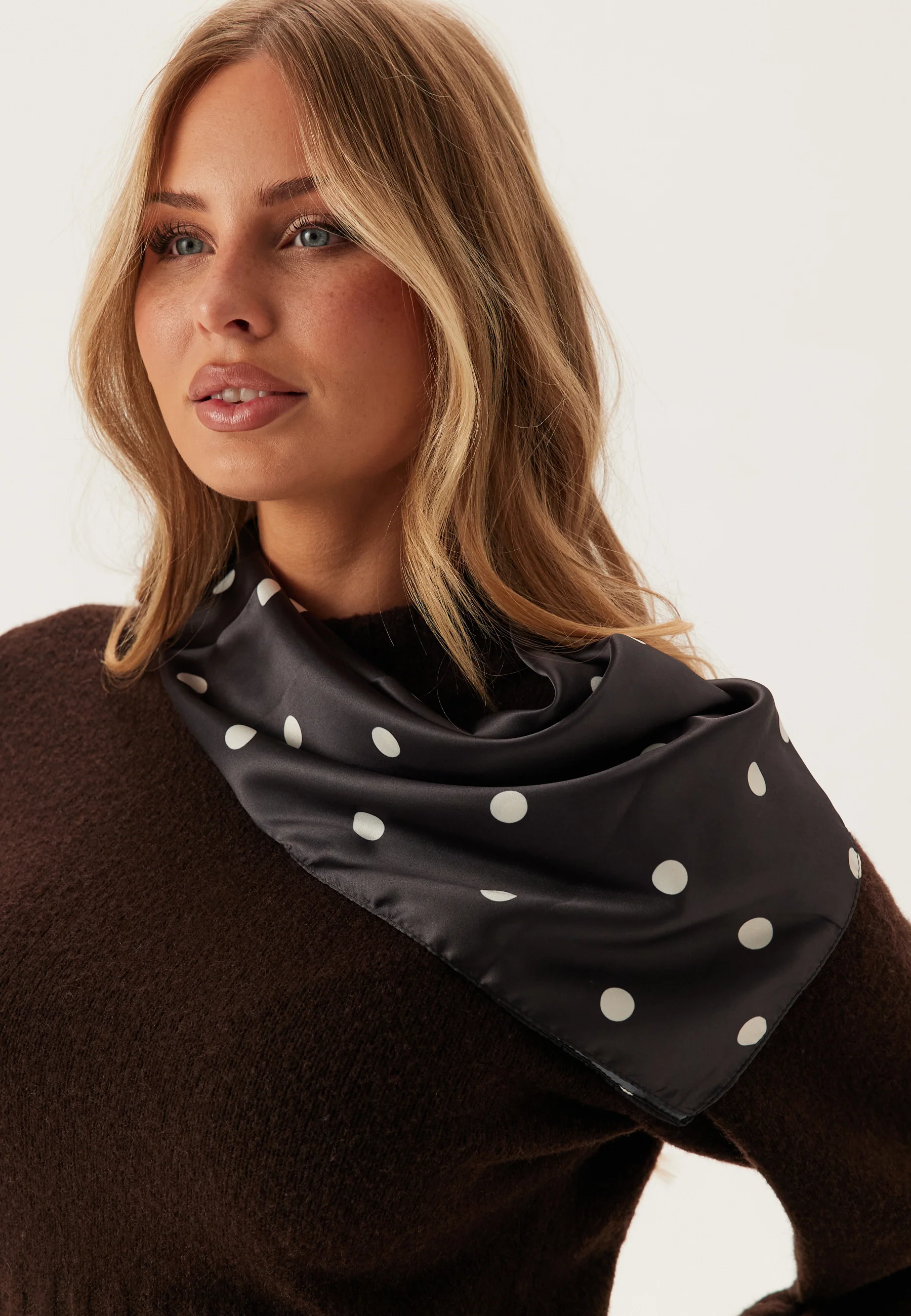 Pcdonnie Square Scarf - Image 3