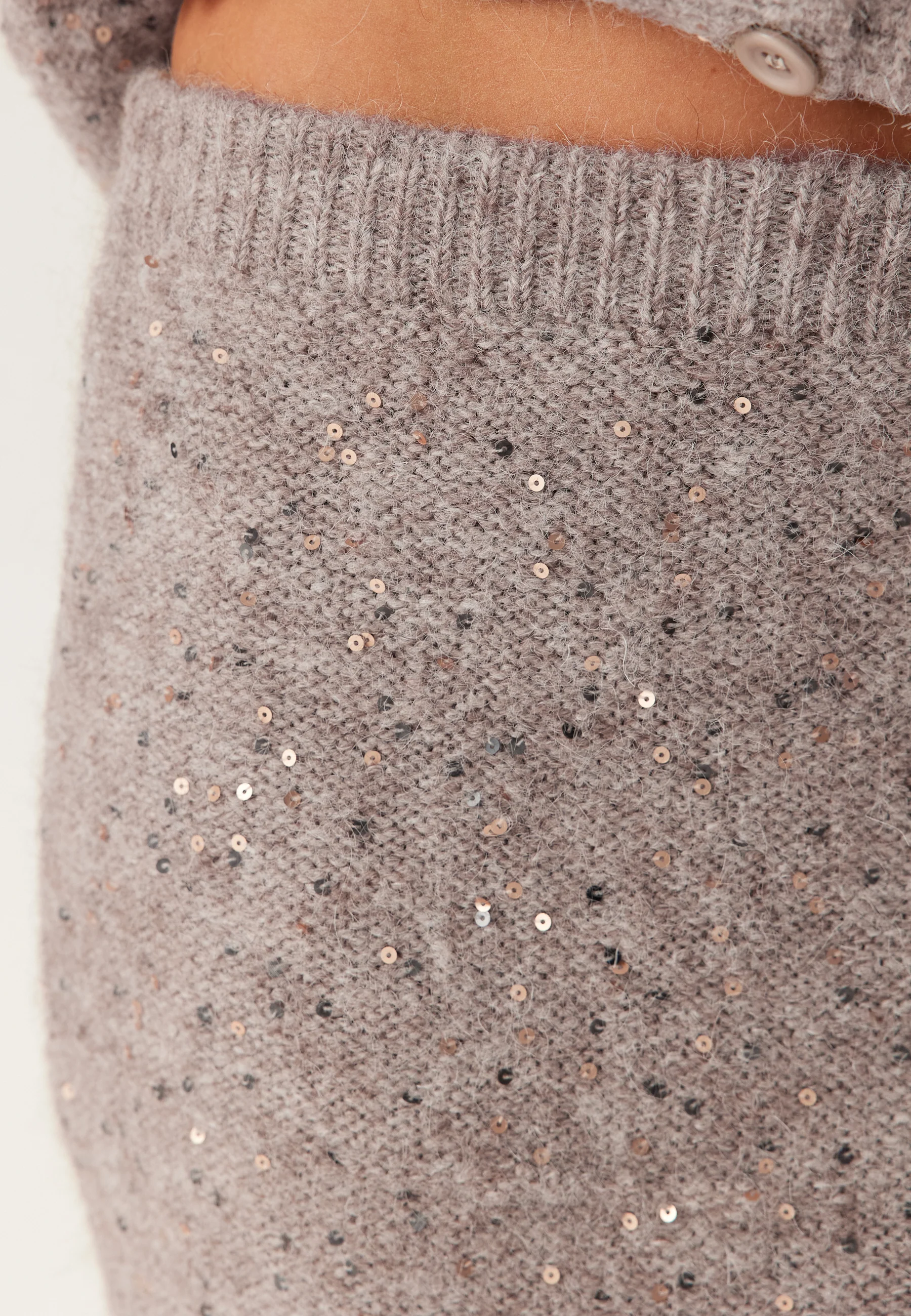 Pcmesva Hw Sequin Midi Knit Skirt - Image 4