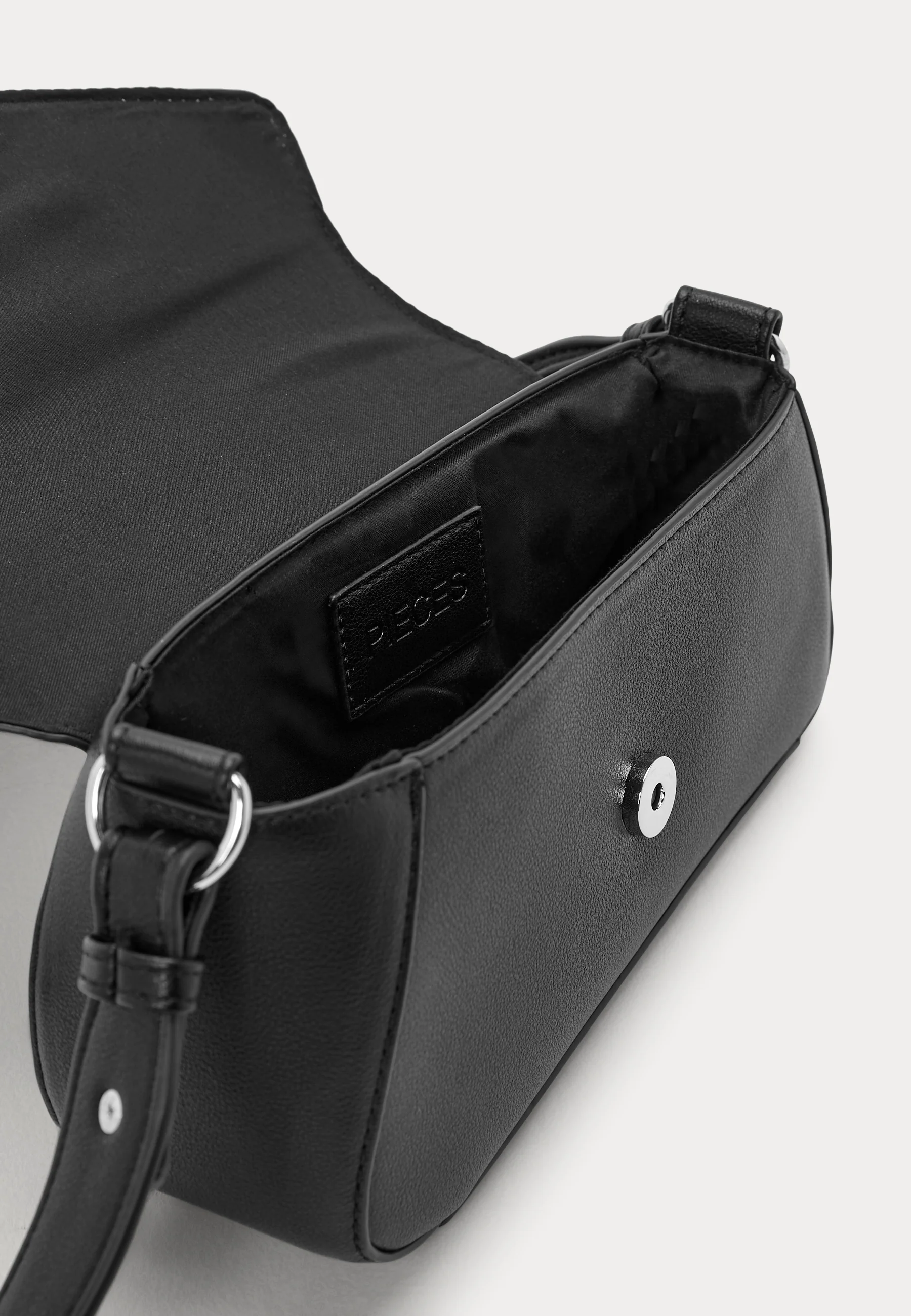 Pcpinna Cross Body - Image 6