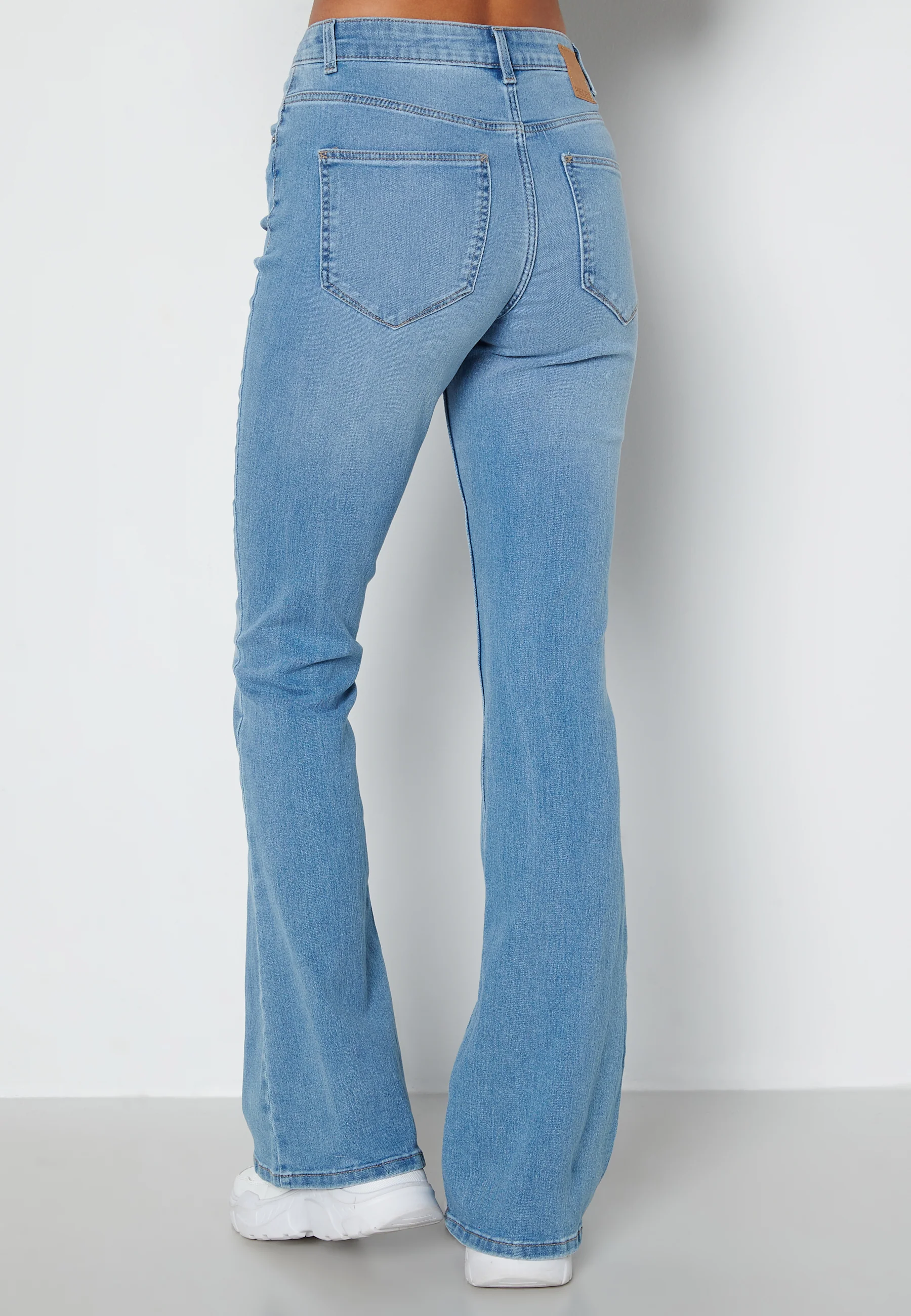 Peggy Flared HW Jeans - Image 5
