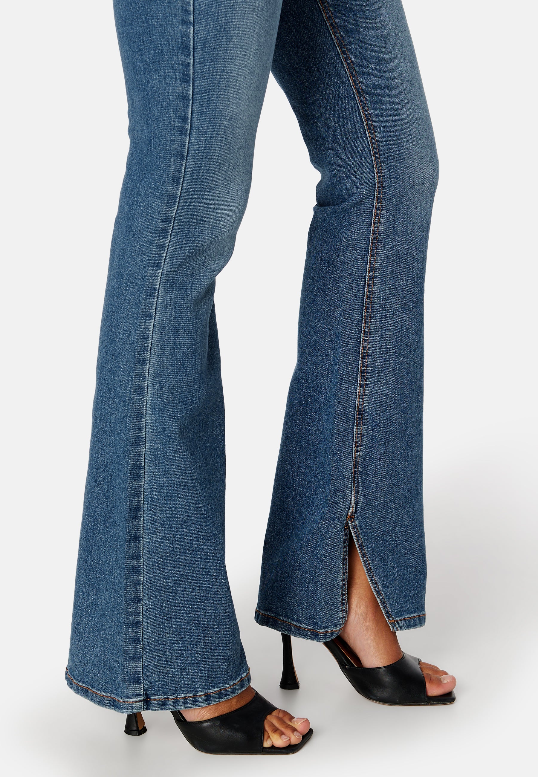Peggy HW Flared Slit Jeans - Image 7
