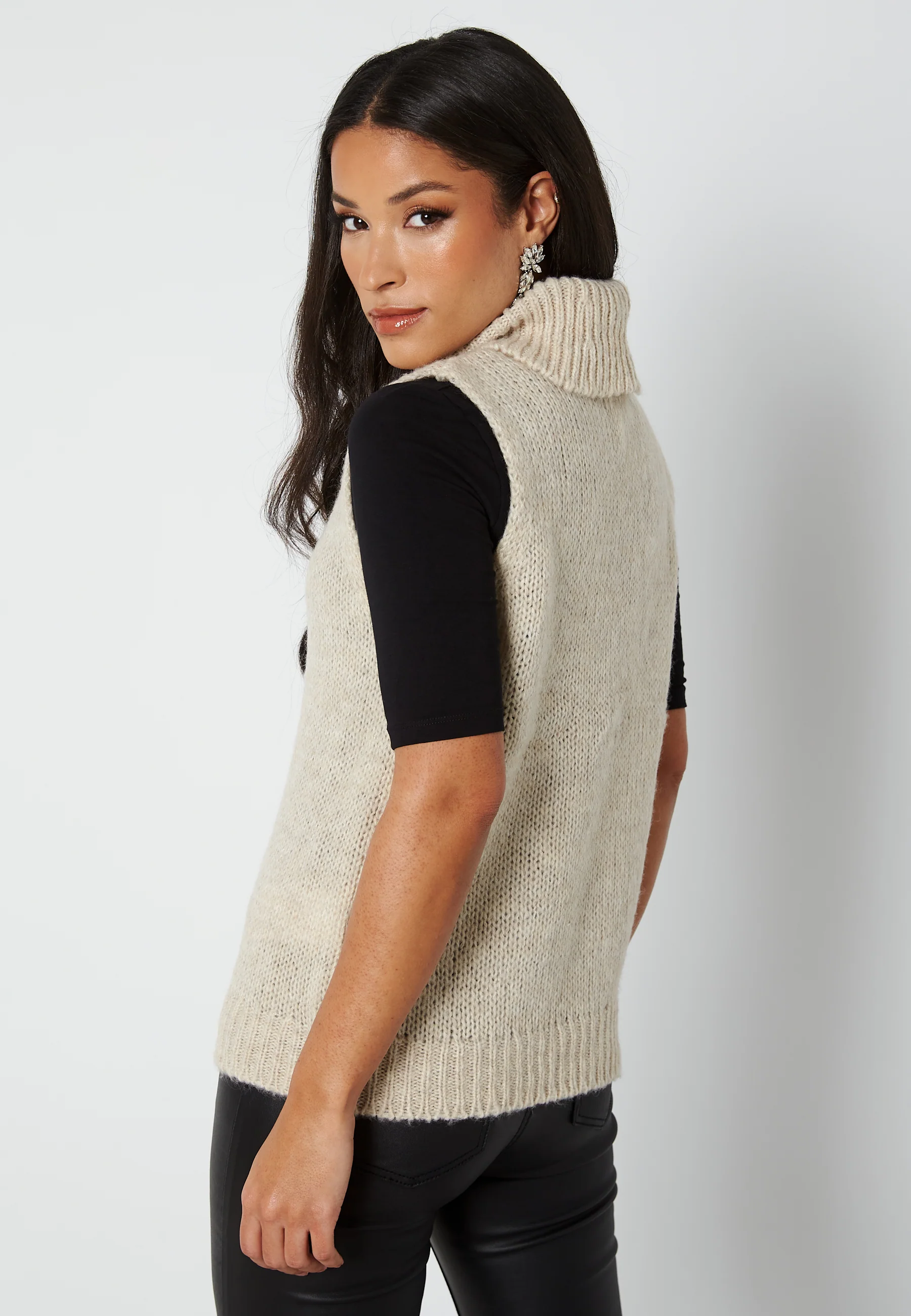 Peyton S/L Knit Waistcoat - Image 3