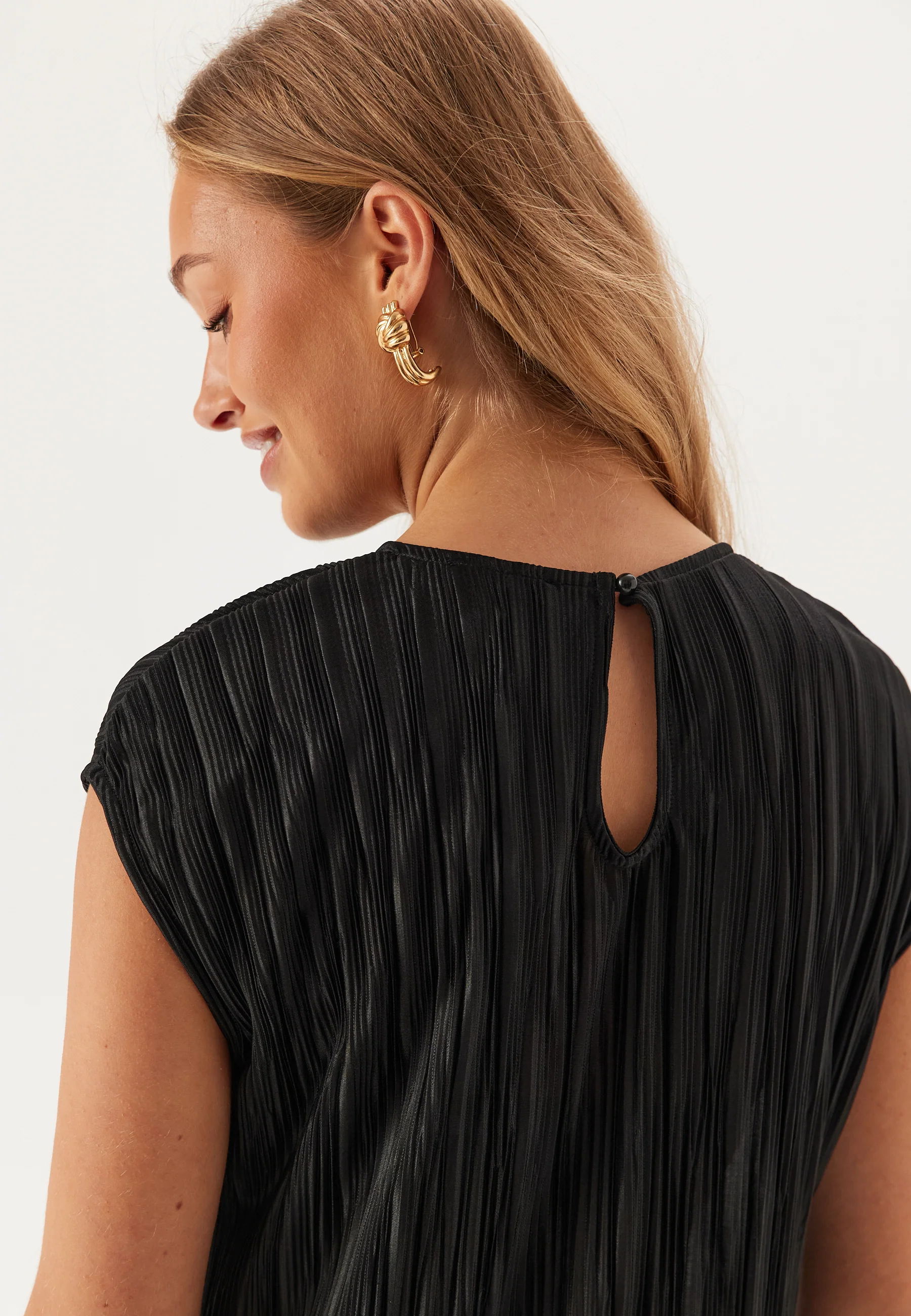 Pleated Cap Sleeve Dress - Image 4