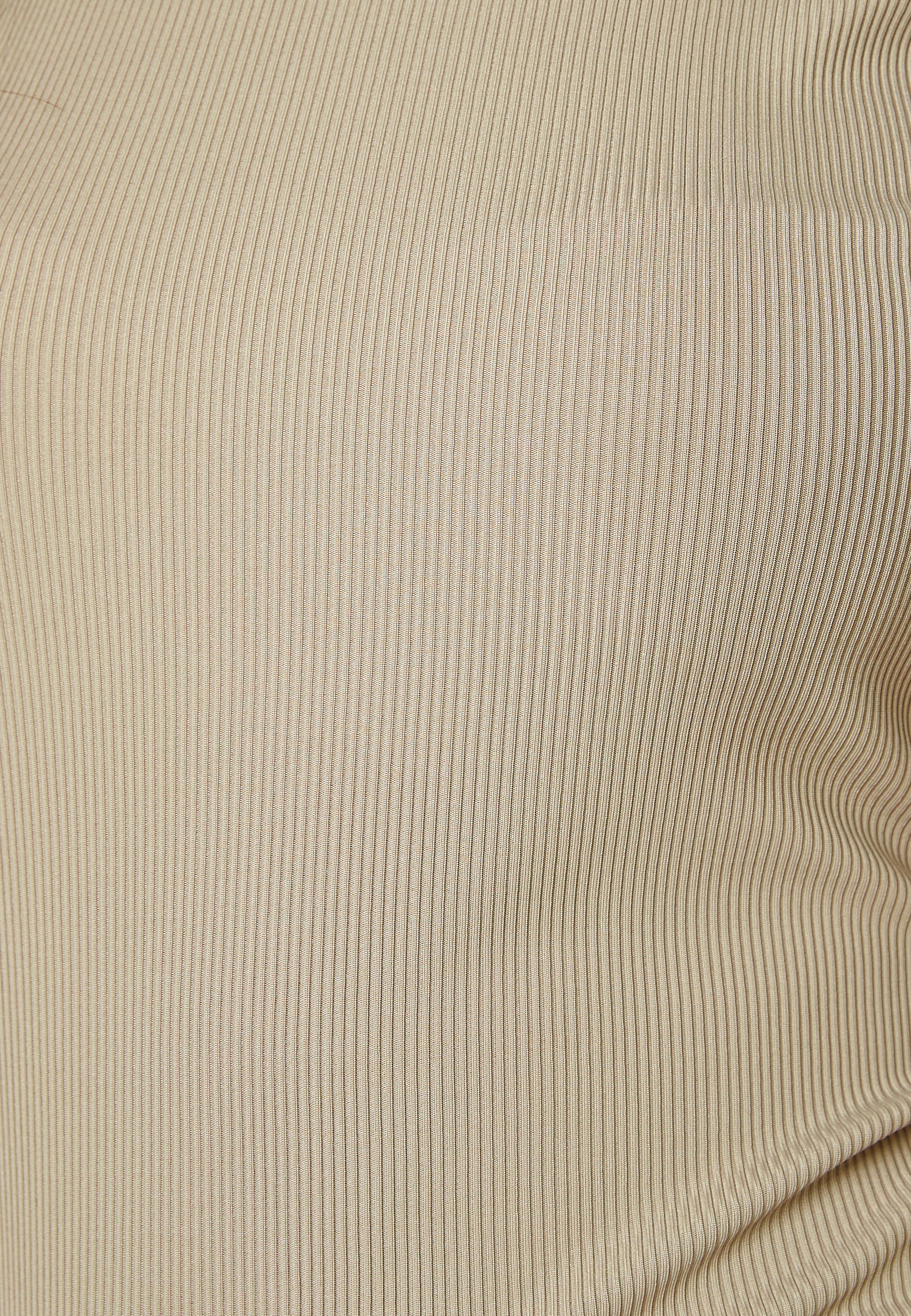 Power Shoulder T-shirt - Image 4